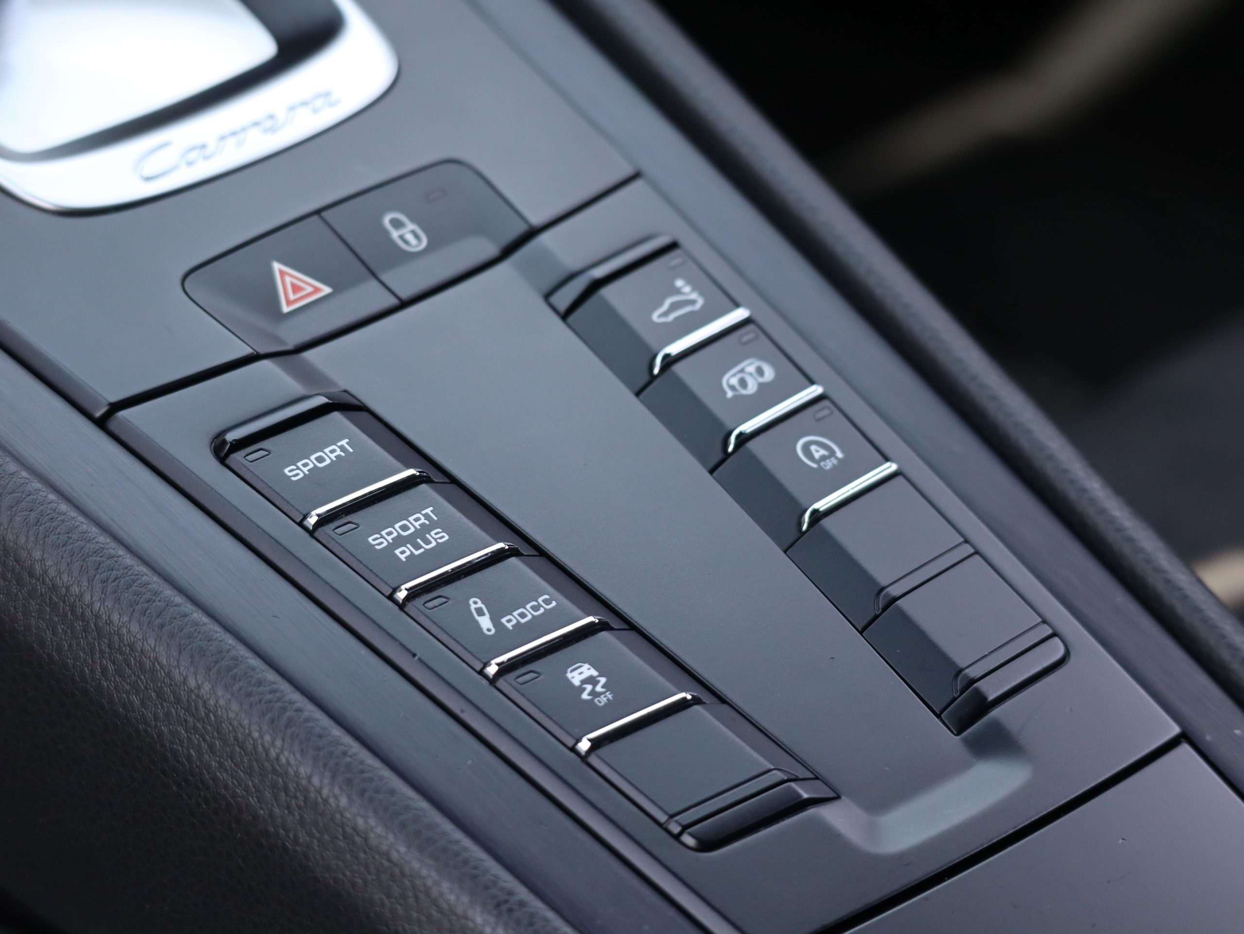 ★ポルシェ911カレラ4GTS（Type991.1）PDK<br>ダイナミックシャシーコントロール（PDCC）<br>スポーツクロノパッケージ<br>スポーツエグゾーストシステム<br>スポーツデザインドアミラー<br>センターロック式ターボSホイール