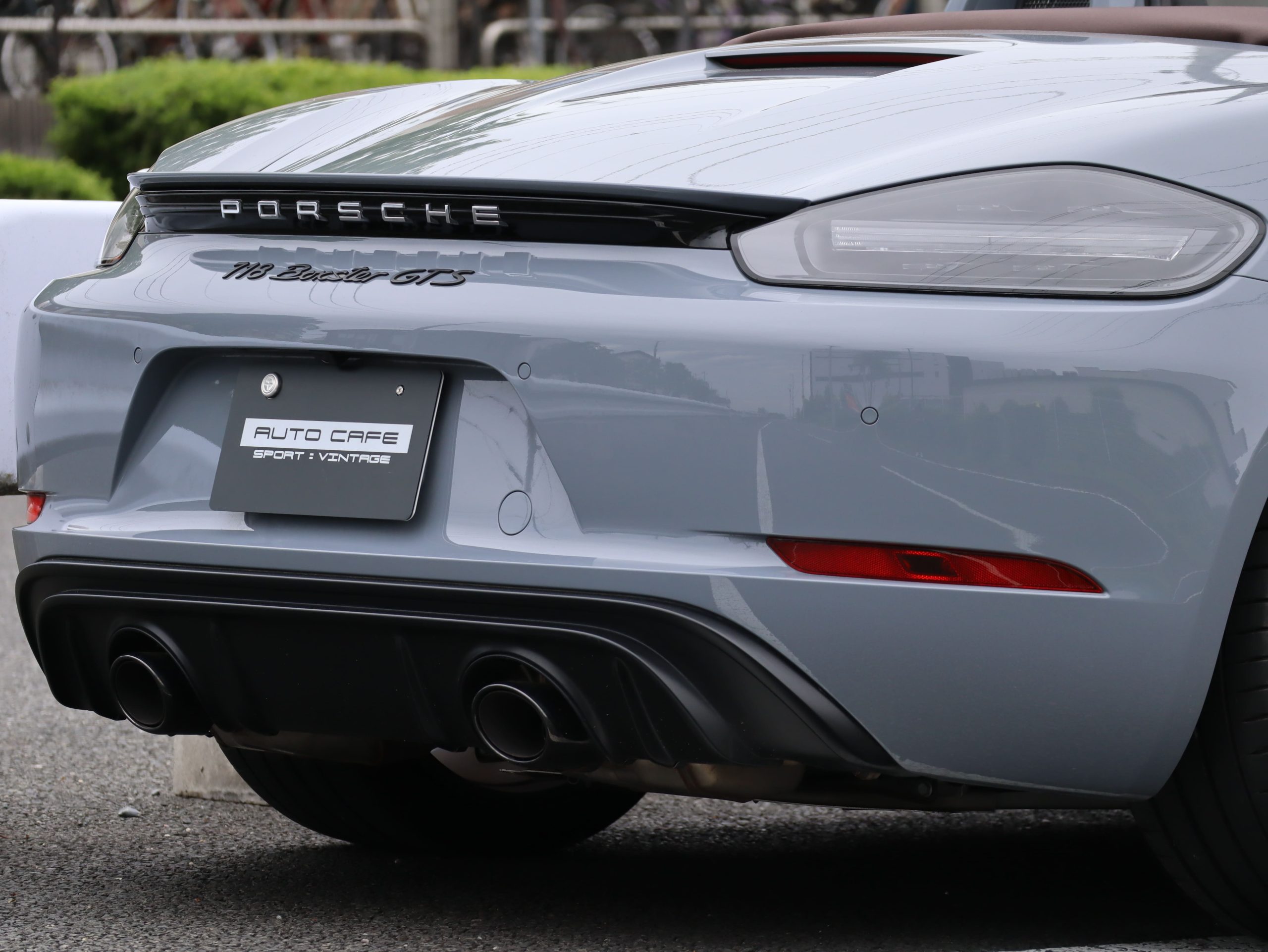 ポルシェ718ボクスターGTS4.0（Type982）6MT<br>スポーツクロノパッケージ<br>スポーツエグゾーストシステム<br>ヒーター付きGTステアリング<br>PDLS+含むLEDヘッドライト<br><br>20インチ718Sportホイール
