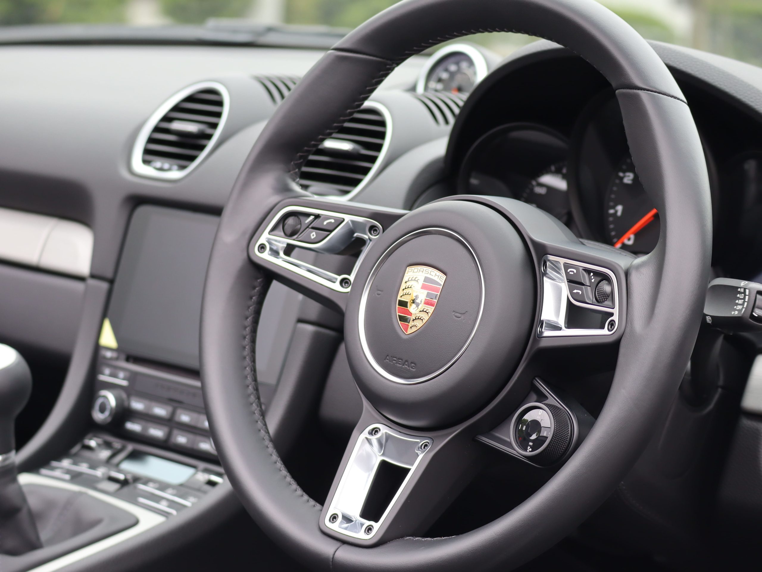 ポルシェ718ボクスターGTS4.0（Type982）6MT<br>スポーツクロノパッケージ<br>スポーツエグゾーストシステム<br>ヒーター付きGTステアリング<br>PDLS+含むLEDヘッドライト<br><br>20インチ718Sportホイール