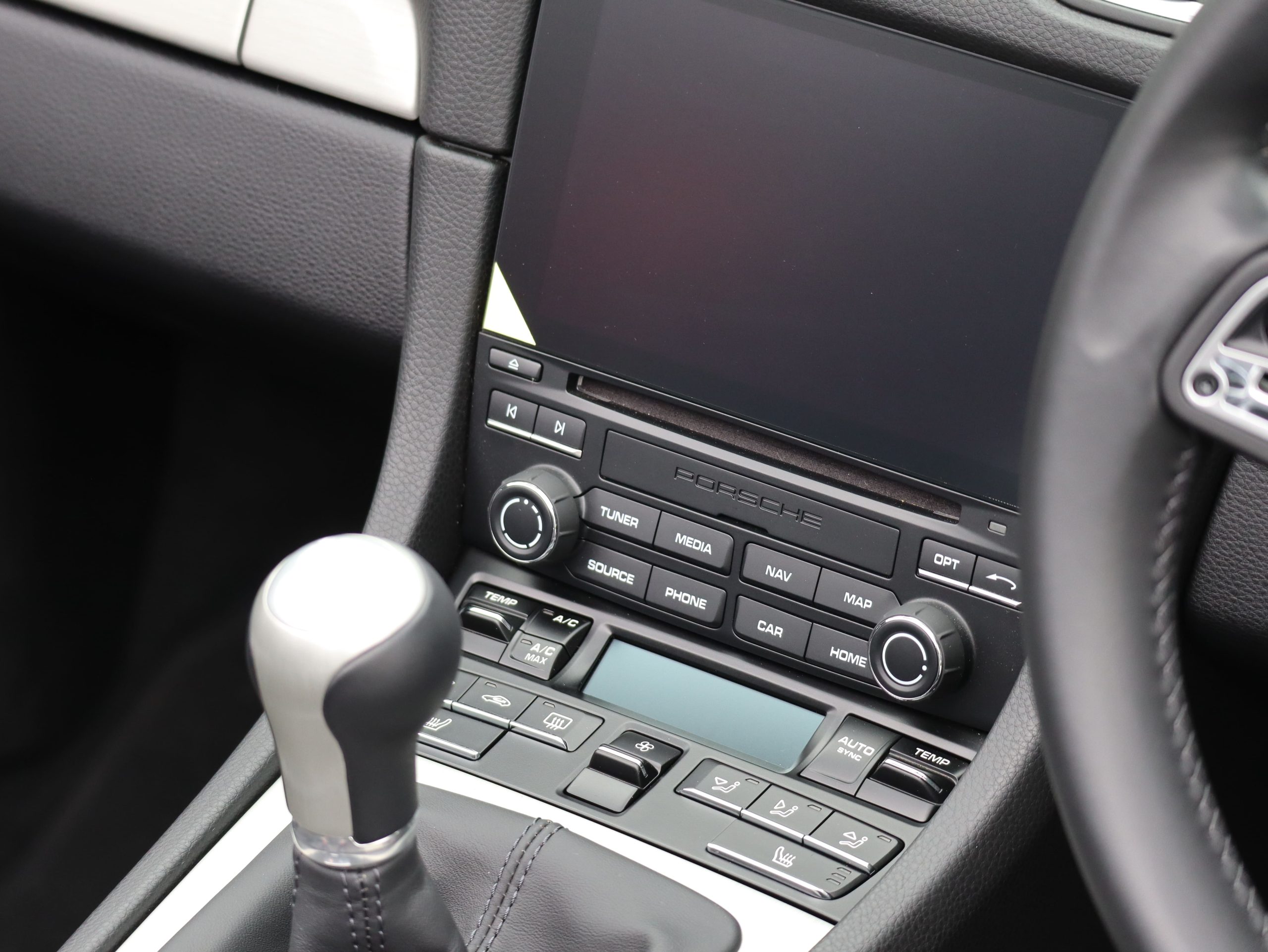 ポルシェ718ボクスターGTS4.0（Type982）6MT<br>スポーツクロノパッケージ<br>スポーツエグゾーストシステム<br>ヒーター付きGTステアリング<br>PDLS+含むLEDヘッドライト<br><br>20インチ718Sportホイール