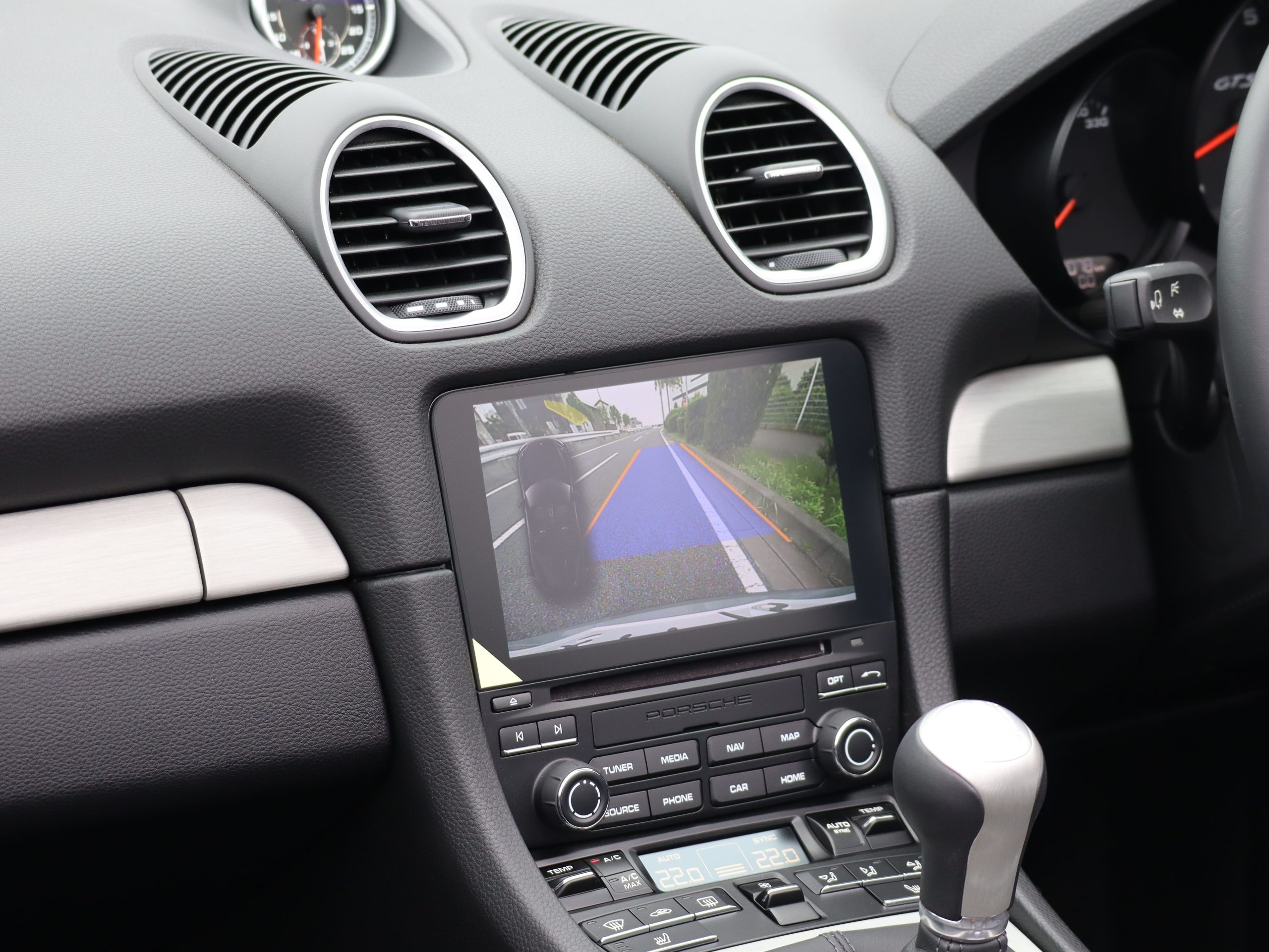 ポルシェ718ボクスターGTS4.0（Type982）6MT<br>スポーツクロノパッケージ<br>スポーツエグゾーストシステム<br>ヒーター付きGTステアリング<br>PDLS+含むLEDヘッドライト<br><br>20インチ718Sportホイール