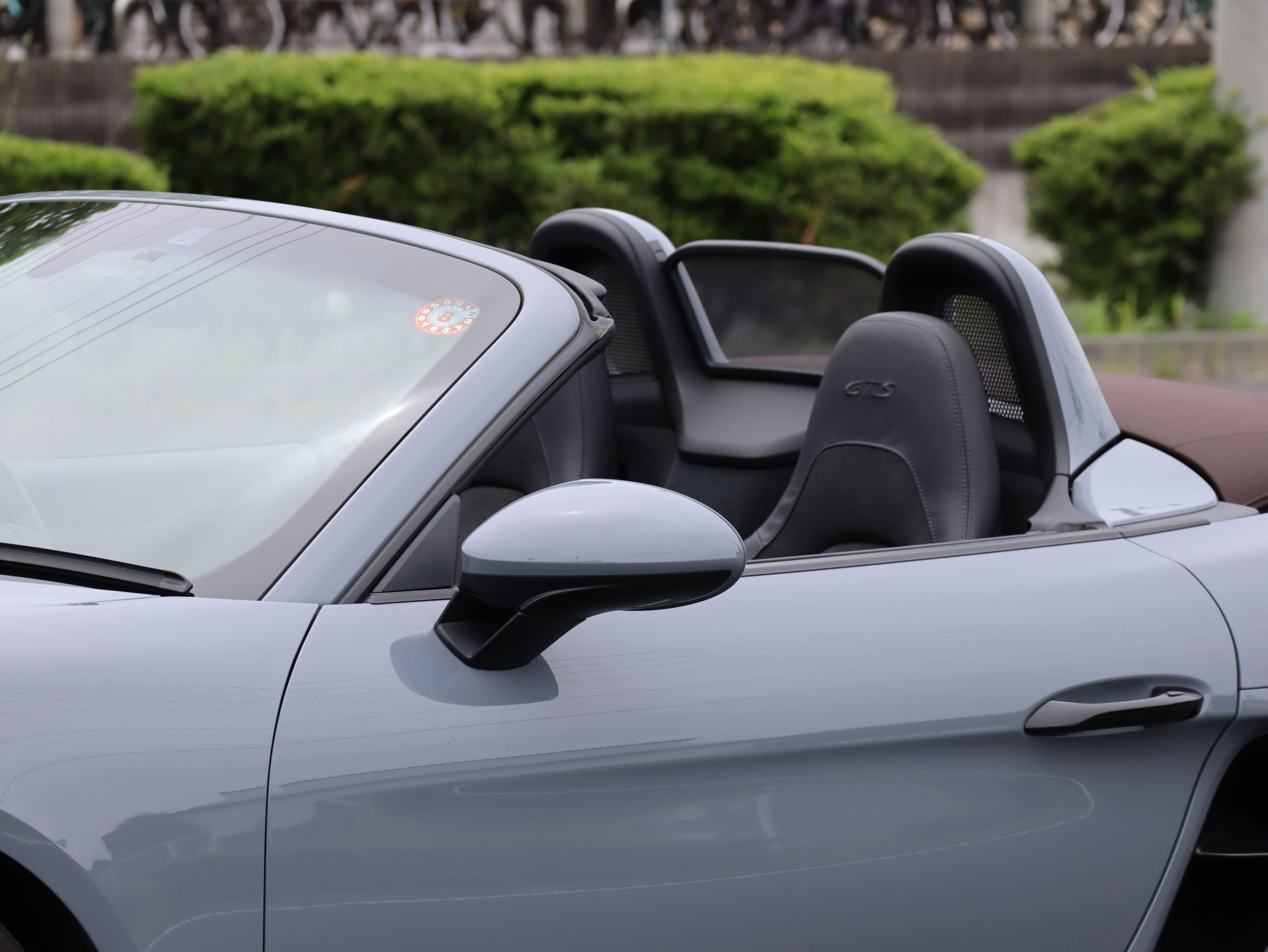 ポルシェ718ボクスターGTS4.0（Type982）6MT<br>スポーツクロノパッケージ<br>スポーツエグゾーストシステム<br>ヒーター付きGTステアリング<br>PDLS+含むLEDヘッドライト<br><br>20インチ718Sportホイール