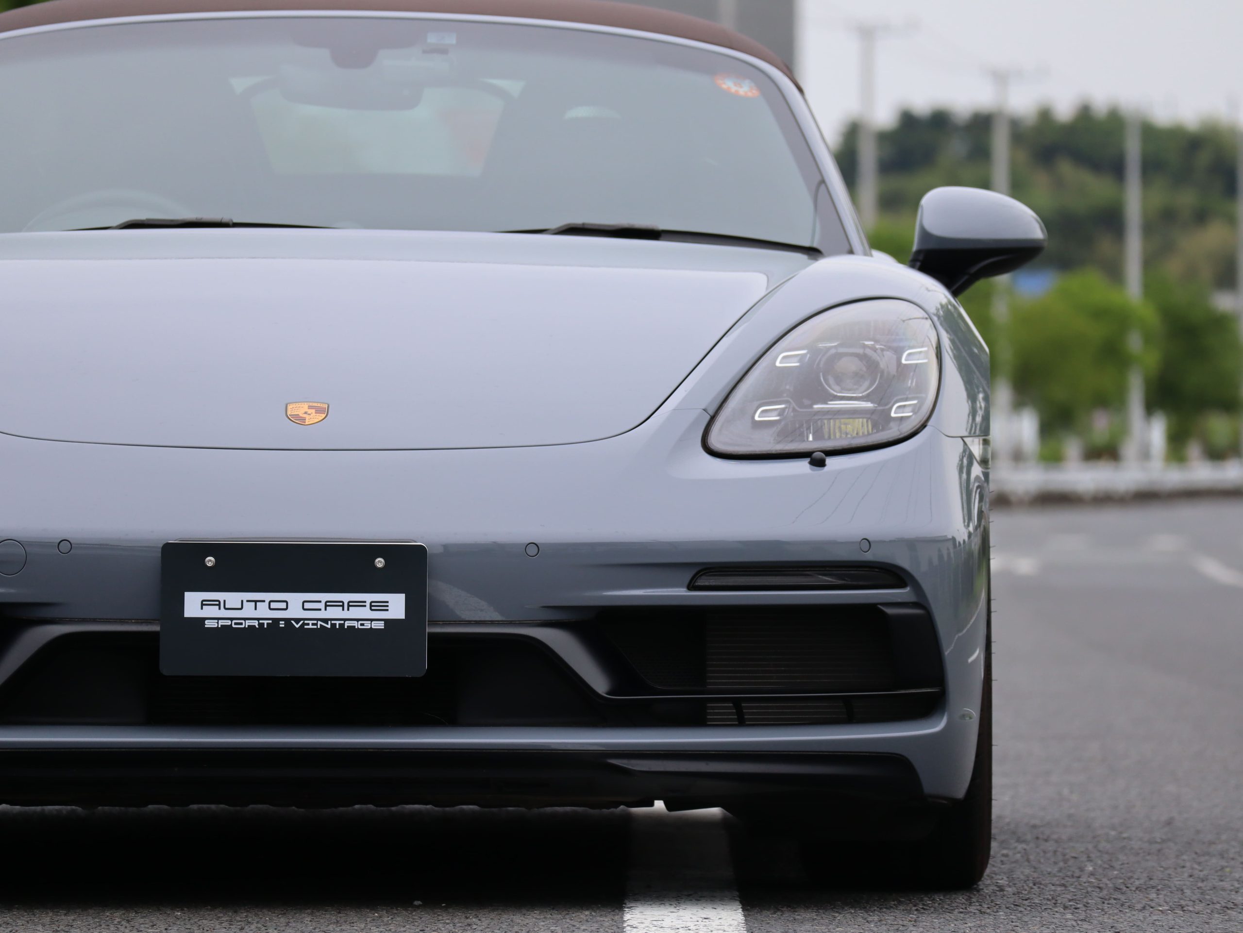 ポルシェ718ボクスターGTS4.0（Type982）6MT<br>スポーツクロノパッケージ<br>スポーツエグゾーストシステム<br>ヒーター付きGTステアリング<br>PDLS+含むLEDヘッドライト<br><br>20インチ718Sportホイール