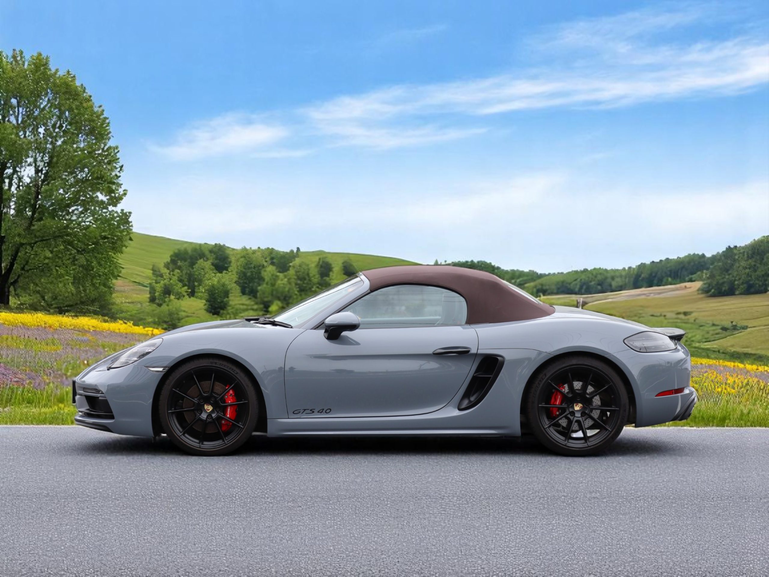 ポルシェ718ボクスターGTS4.0（Type982）6MT<br>スポーツクロノパッケージ<br>スポーツエグゾーストシステム<br>ヒーター付きGTステアリング<br>PDLS+含むLEDヘッドライト<br><br>20インチ718Sportホイール