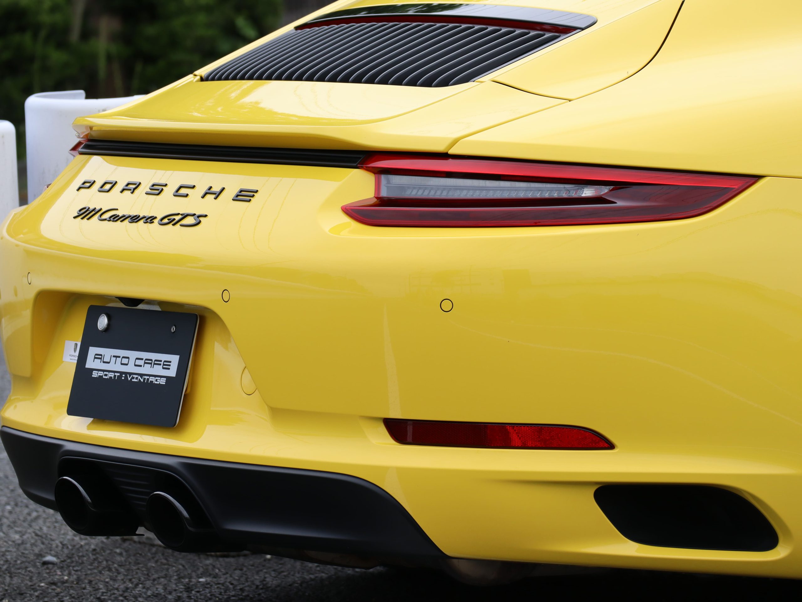 ポルシェ911カレラGTS（Type991.2）PDK<br>カーボンインテリアパッケージ<br>エクステンデットアルカンターラ×レザー<br>スポーツクロノパッケージ<br>スポーツエグゾーストシステム<br>前後パークセンサー