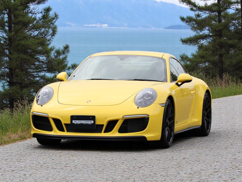 ポルシェ911カレラGTS（Type991.2）PDK<br>カーボンインテリアパッケージ<br>エクステンデットアルカンターラ×レザー<br>スポーツクロノパッケージ<br>スポーツエグゾーストシステム<br>前後パークセンサー