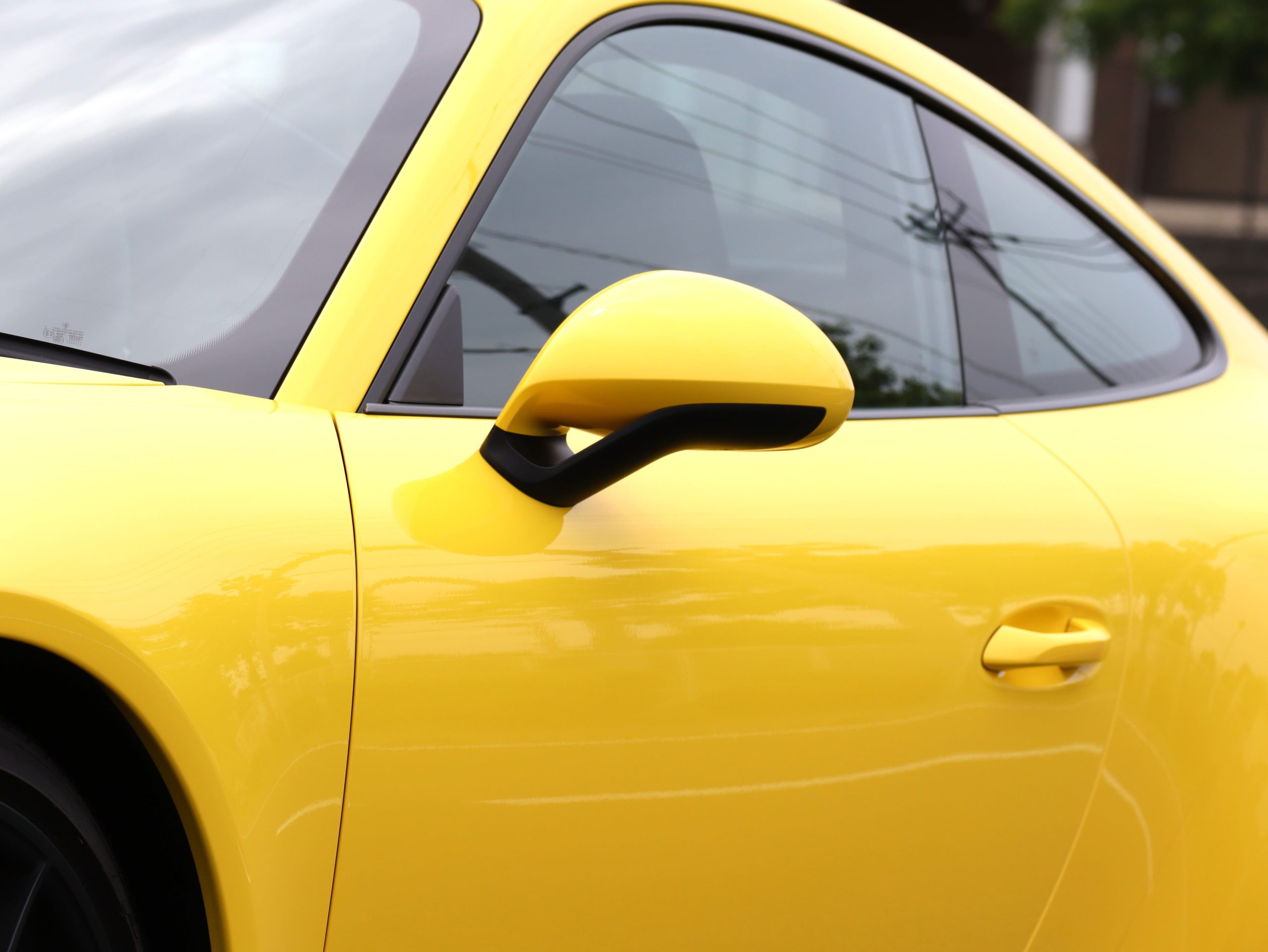ポルシェ911カレラGTS（Type991.2）PDK<br>カーボンインテリアパッケージ<br>エクステンデットアルカンターラ×レザー<br>スポーツクロノパッケージ<br>スポーツエグゾーストシステム<br>前後パークセンサー