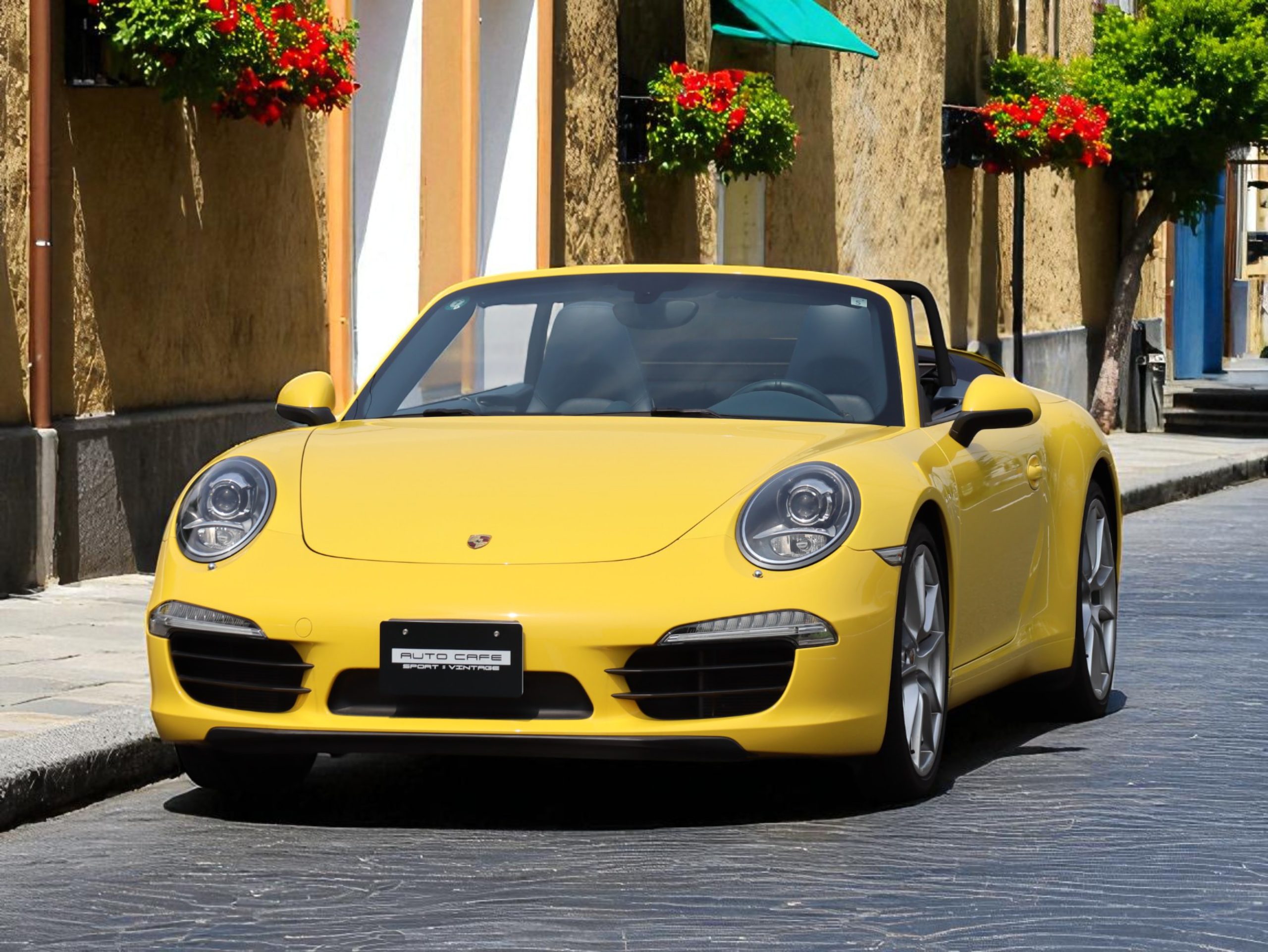 ポルシェ911カレラSカブリオレ（Type991.1）PDK<br>ヨッティングブルーレザー内装<br>スポーツクロノパッケージ<br>シートベンチレーション<br>シートヒーター<br>