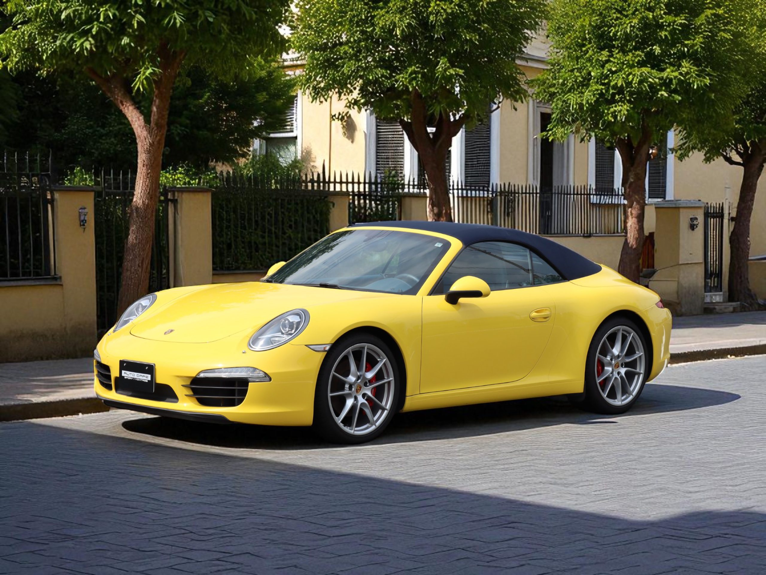 ポルシェ911カレラSカブリオレ（Type991.1）PDK<br>ヨッティングブルーレザー内装<br>スポーツクロノパッケージ<br>シートベンチレーション<br>シートヒーター<br>