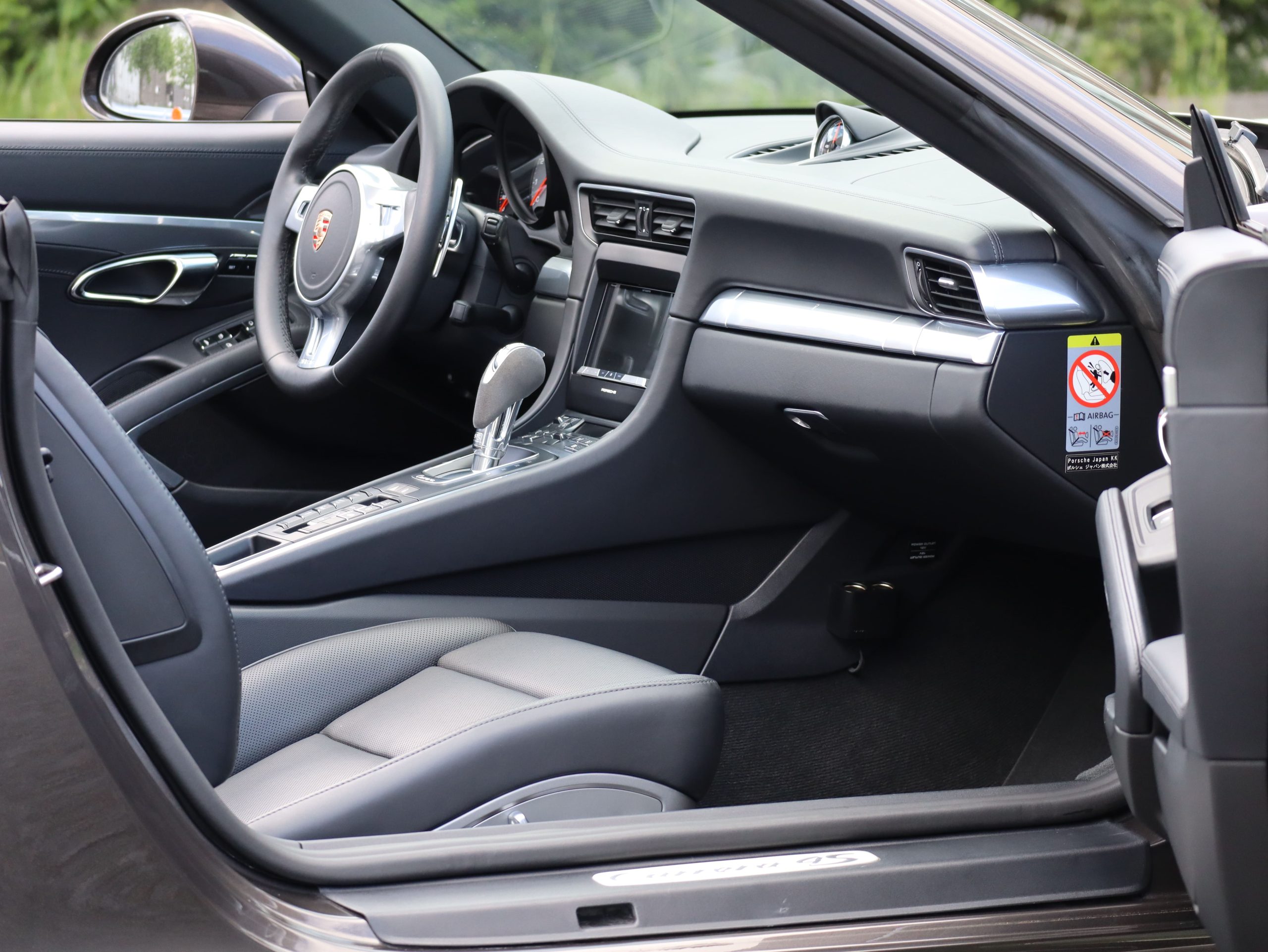 ポルシェ911カレラ4Sカブリオレ（Type991.1）PDK<br>ブラックレザーインテリア<br>スポーツクロノパッケージ<br>スポーツエグゾーストシステム<br>ダイナミックシャシーコントロール（PDCC）<br>エントリー＆ドライブシステム