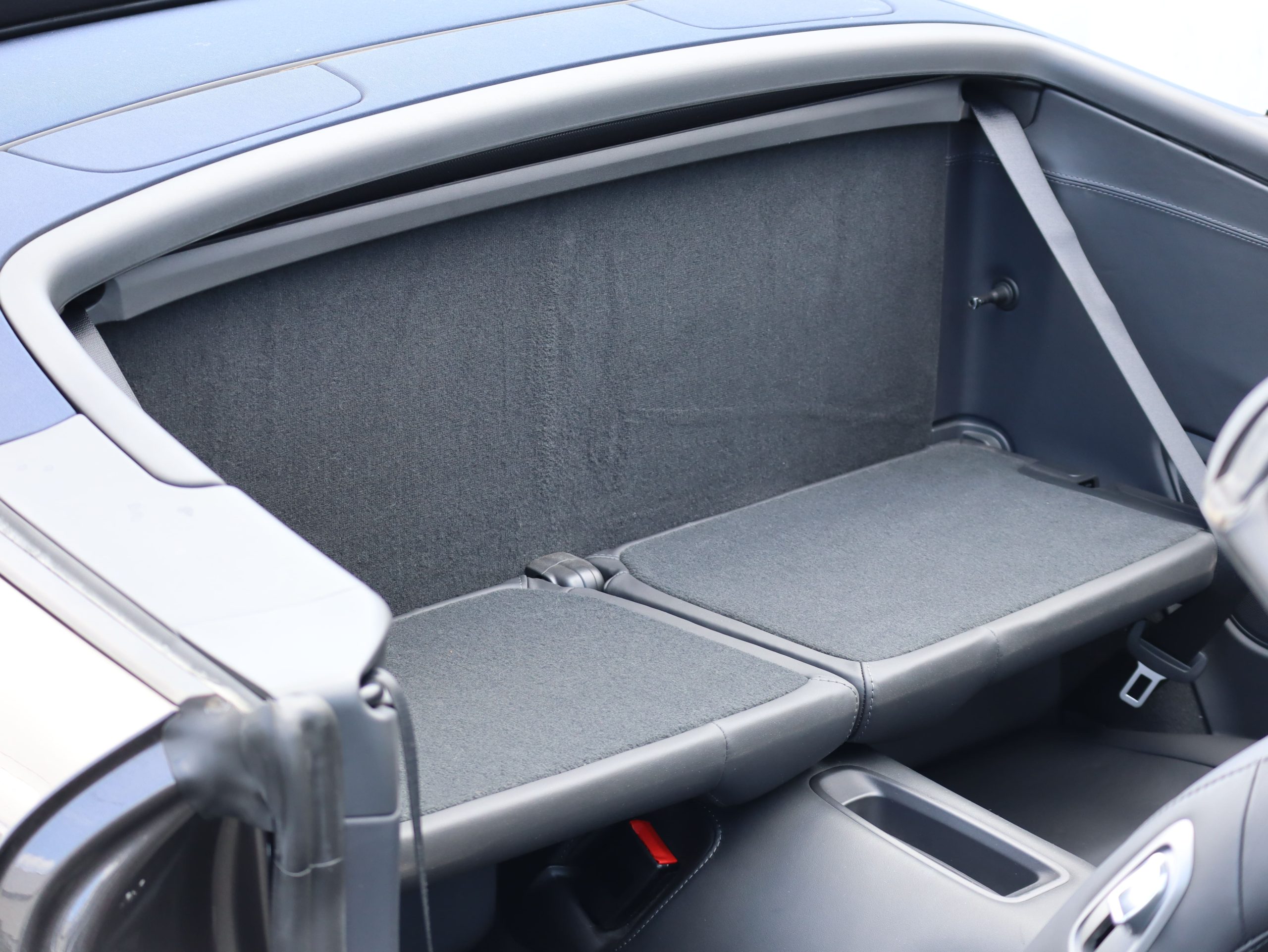 ポルシェ911カレラ4Sカブリオレ（Type991.1）PDK<br>ブラックレザーインテリア<br>スポーツクロノパッケージ<br>スポーツエグゾーストシステム<br>ダイナミックシャシーコントロール（PDCC）<br>エントリー＆ドライブシステム