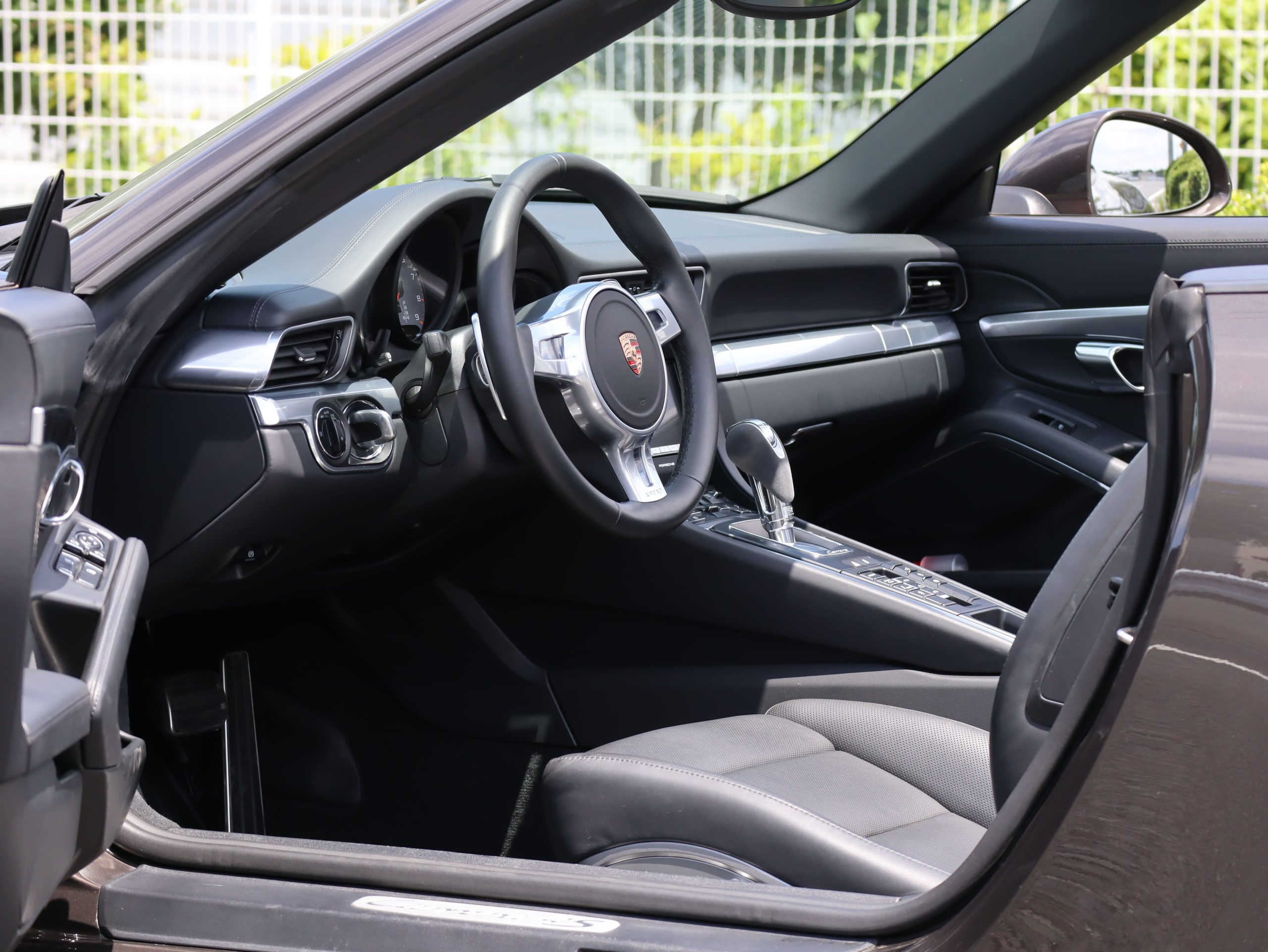 ポルシェ911カレラ4Sカブリオレ（Type991.1）PDK<br>ブラックレザーインテリア<br>スポーツクロノパッケージ<br>スポーツエグゾーストシステム<br>ダイナミックシャシーコントロール（PDCC）<br>エントリー＆ドライブシステム