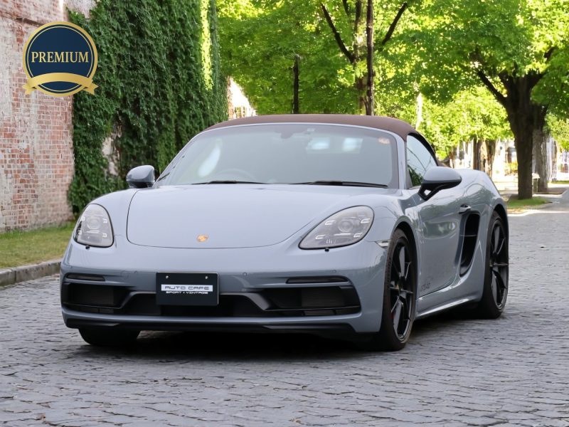 ポルシェ718ボクスターGTS4.0（Type982）6MT<br>スポーツクロノパッケージ<br>スポーツエグゾーストシステム<br>ヒーター付きGTステアリング<br>PDLS+含むLEDヘッドライト<br><br>20インチ718Sportホイール