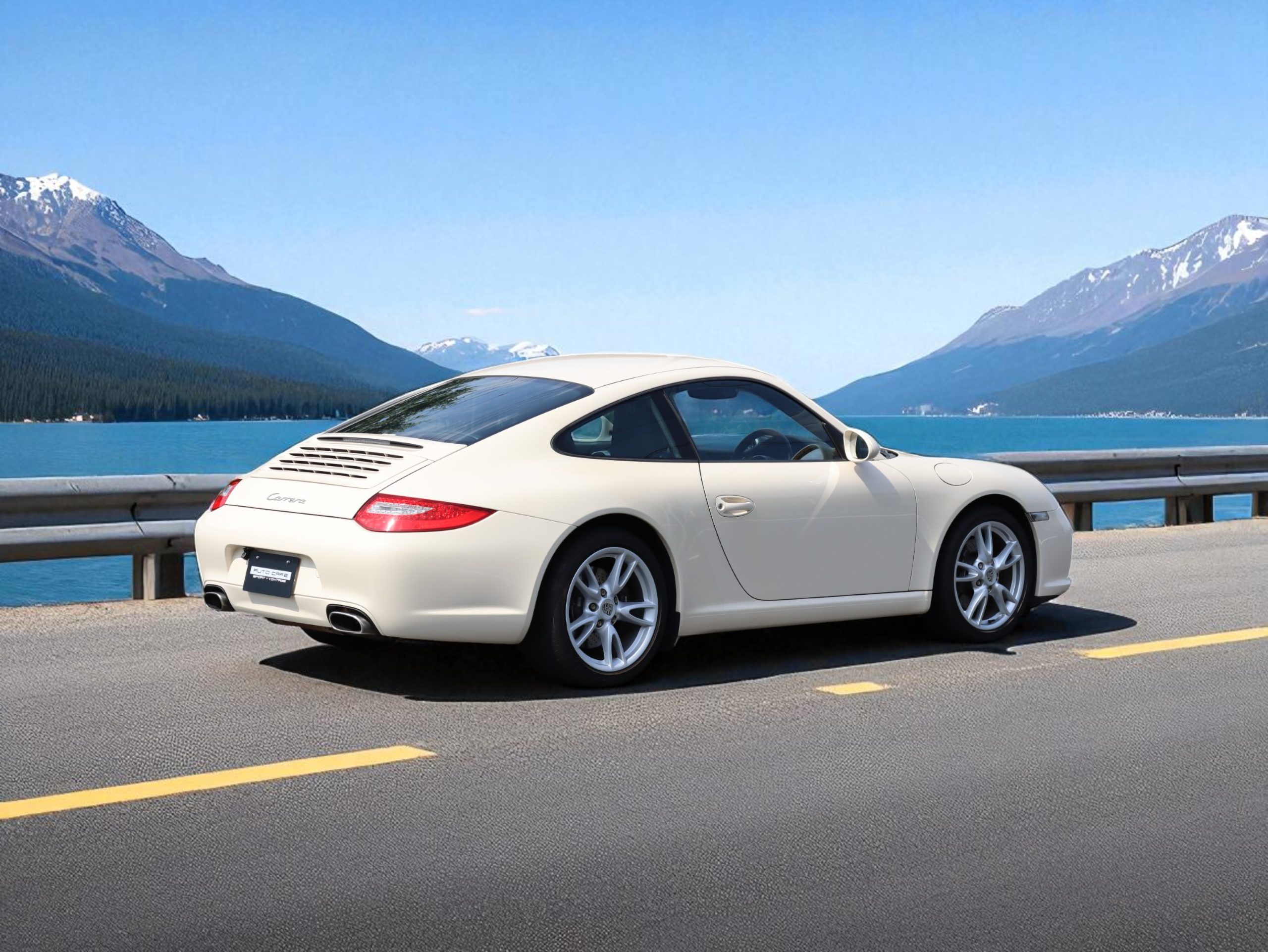 ポルシェ911カレラ(Type997.2）PDK<br>クリームホワイトカラー<br>スポーツクロノパッケージ<br>シートベンチレーション<br>シートヒーター<br>バイキセノンヘッドライト