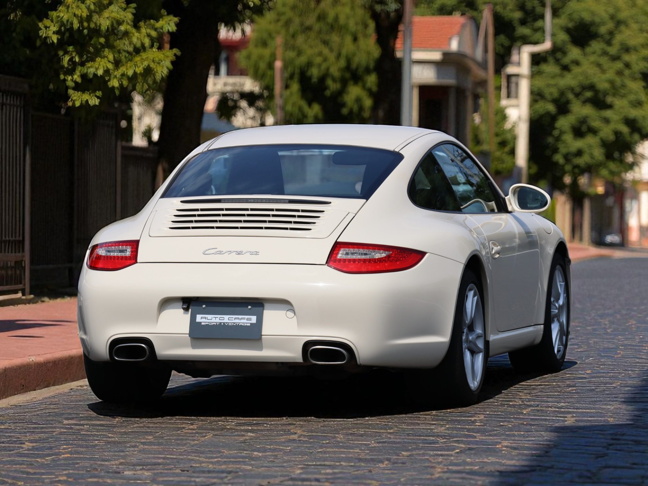 ポルシェ911カレラ(Type997.2）PDK<br>クリームホワイトカラー<br>スポーツクロノパッケージ<br>シートベンチレーション<br>シートヒーター<br>バイキセノンヘッドライト