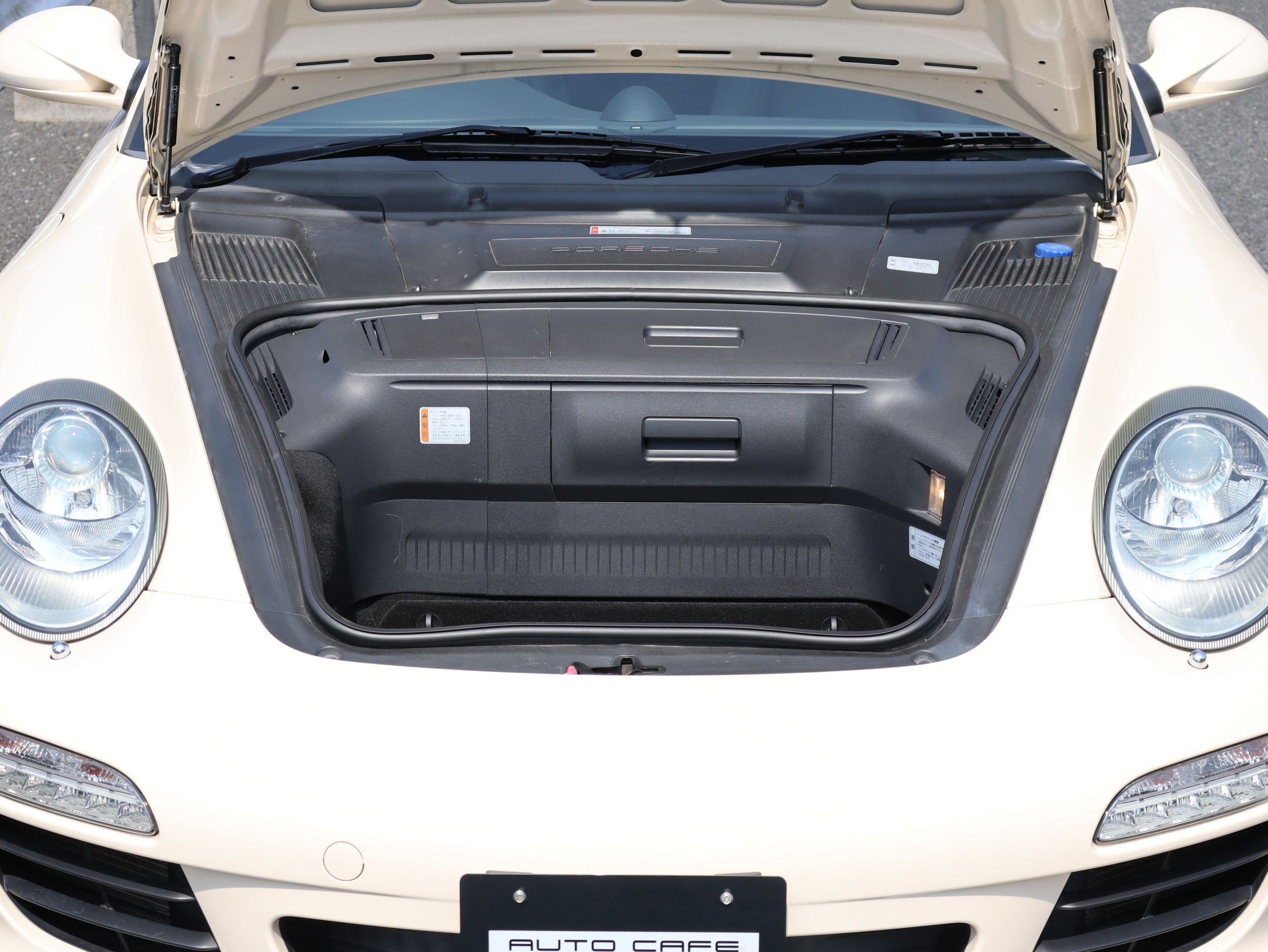 ポルシェ911カレラ(Type997.2）PDK<br>クリームホワイトカラー<br>スポーツクロノパッケージ<br>シートベンチレーション<br>シートヒーター<br>バイキセノンヘッドライト