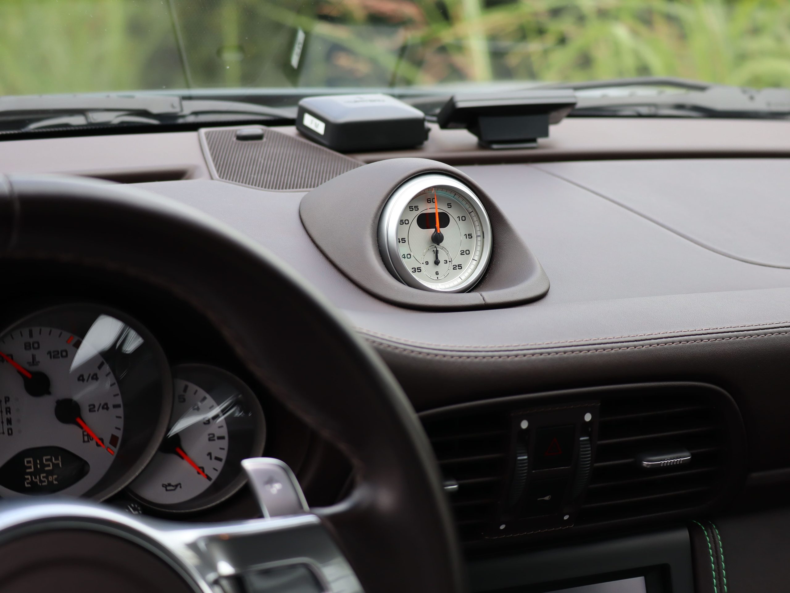 ポルシェ911カレラ(Type997.2）PDK<br>エクスクルーシブ<br>エクステンデットレザーインテリア<br>ココアスペシャルレザーインテリア<br>PCCB（セラミックコンポジットブレーキ）<br>スポーツエグゾーストシステム<br>スポーツクロノパッケージ