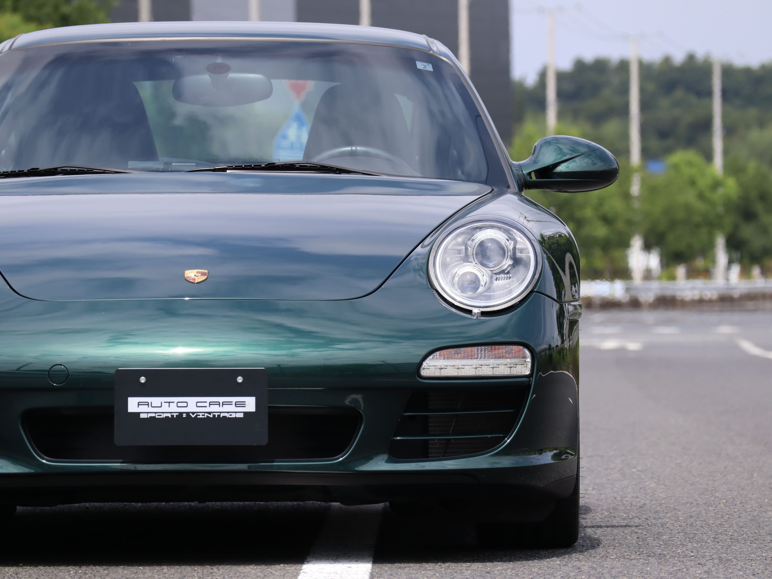 ポルシェ911カレラ(Type997.2）PDK<br>エクスクルーシブ<br>エクステンデットレザーインテリア<br>ココアスペシャルレザーインテリア<br>PCCB（セラミックコンポジットブレーキ）<br>スポーツエグゾーストシステム<br>スポーツクロノパッケージ