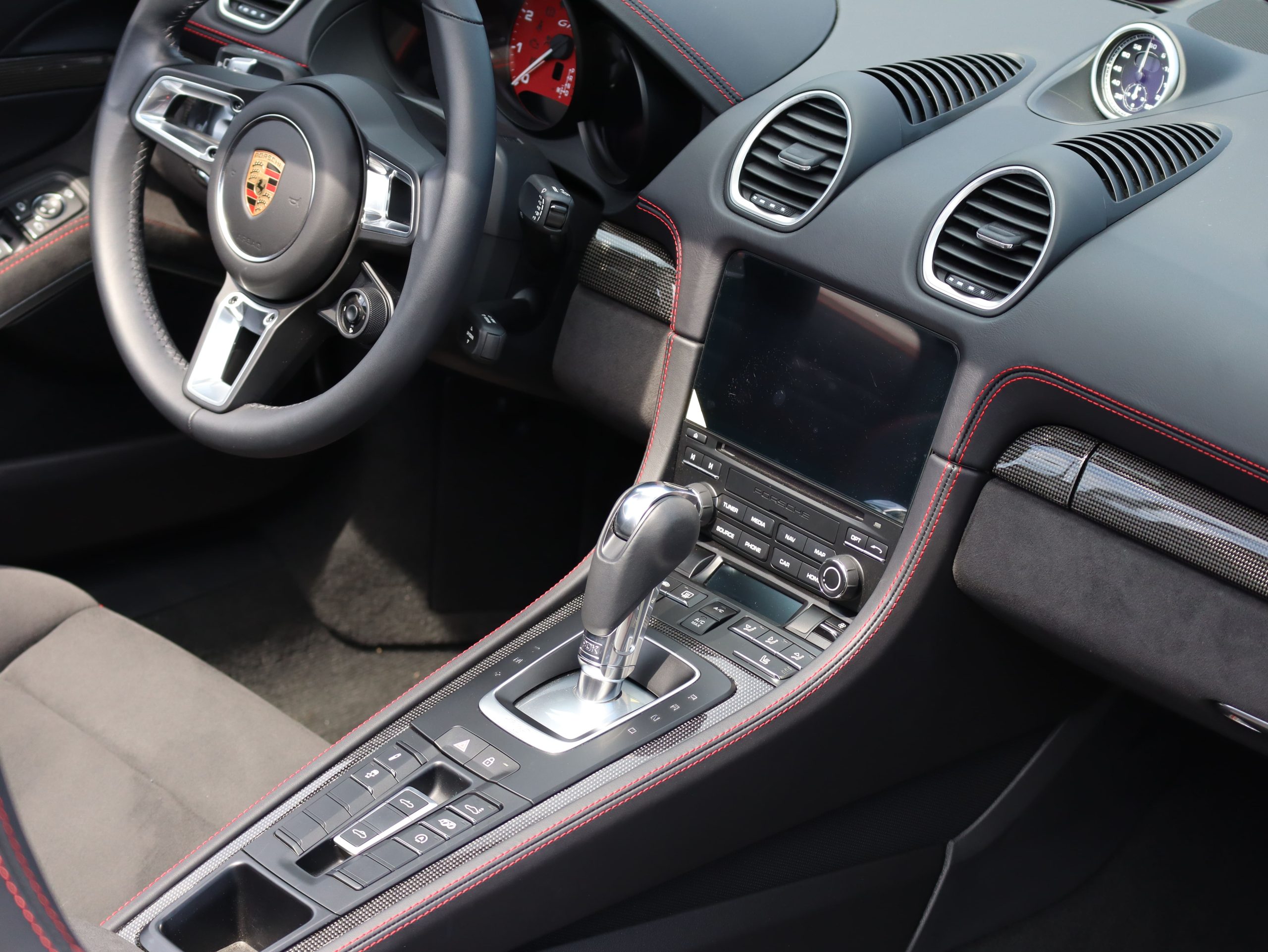 ポルシェ718ボクスターGTS4.0（Type982）PDK<br>スポーツクロノパッケージ<br>スポーツエグゾーストシステム<br>GTSインテリアパッケージ<br>PDLS+含むLEDヘッドライト<br>ハイグロス塗装仕上げキャリパー