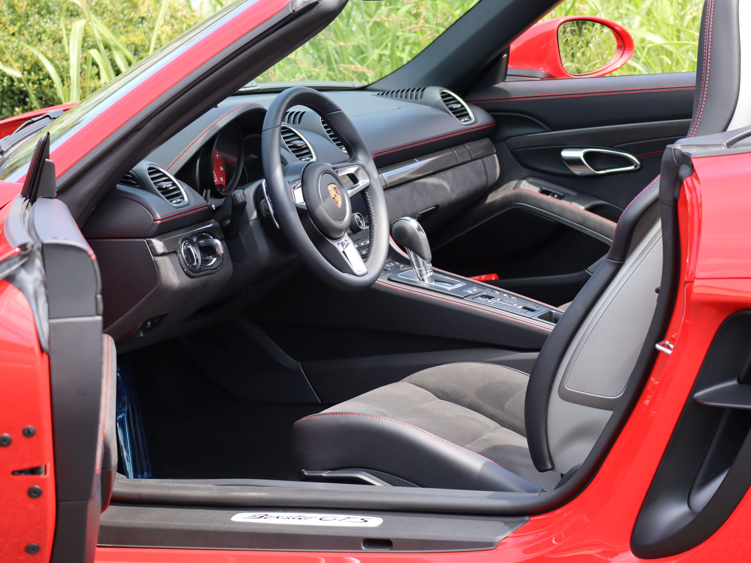 ポルシェ718ボクスターGTS4.0（Type982）PDK<br>スポーツクロノパッケージ<br>スポーツエグゾーストシステム<br>GTSインテリアパッケージ<br>PDLS+含むLEDヘッドライト<br>ハイグロス塗装仕上げキャリパー