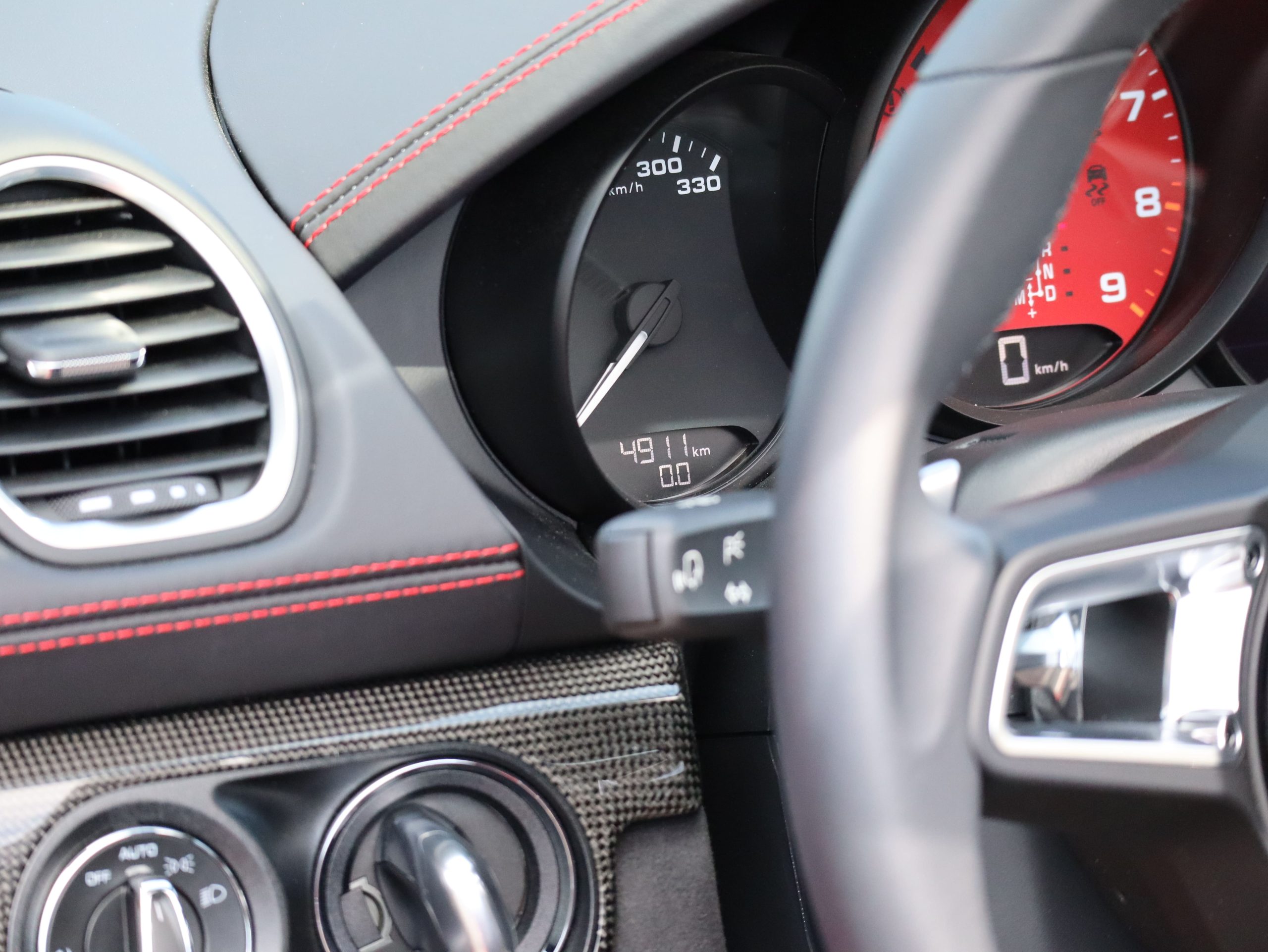 ポルシェ718ボクスターGTS4.0（Type982）PDK<br>スポーツクロノパッケージ<br>スポーツエグゾーストシステム<br>GTSインテリアパッケージ<br>PDLS+含むLEDヘッドライト<br>ハイグロス塗装仕上げキャリパー