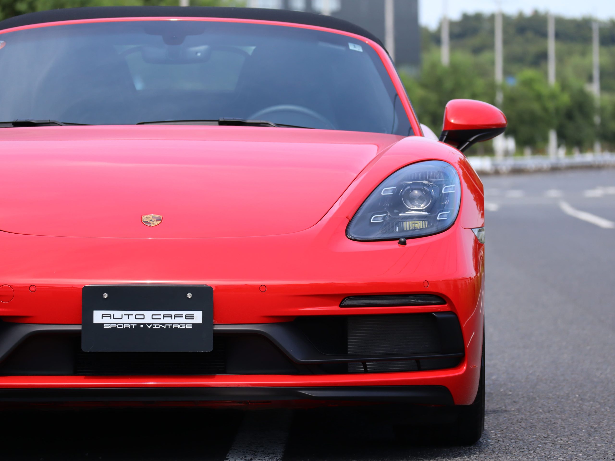 ポルシェ718ボクスターGTS4.0（Type982）PDK<br>スポーツクロノパッケージ<br>スポーツエグゾーストシステム<br>GTSインテリアパッケージ<br>PDLS+含むLEDヘッドライト<br>ハイグロス塗装仕上げキャリパー
