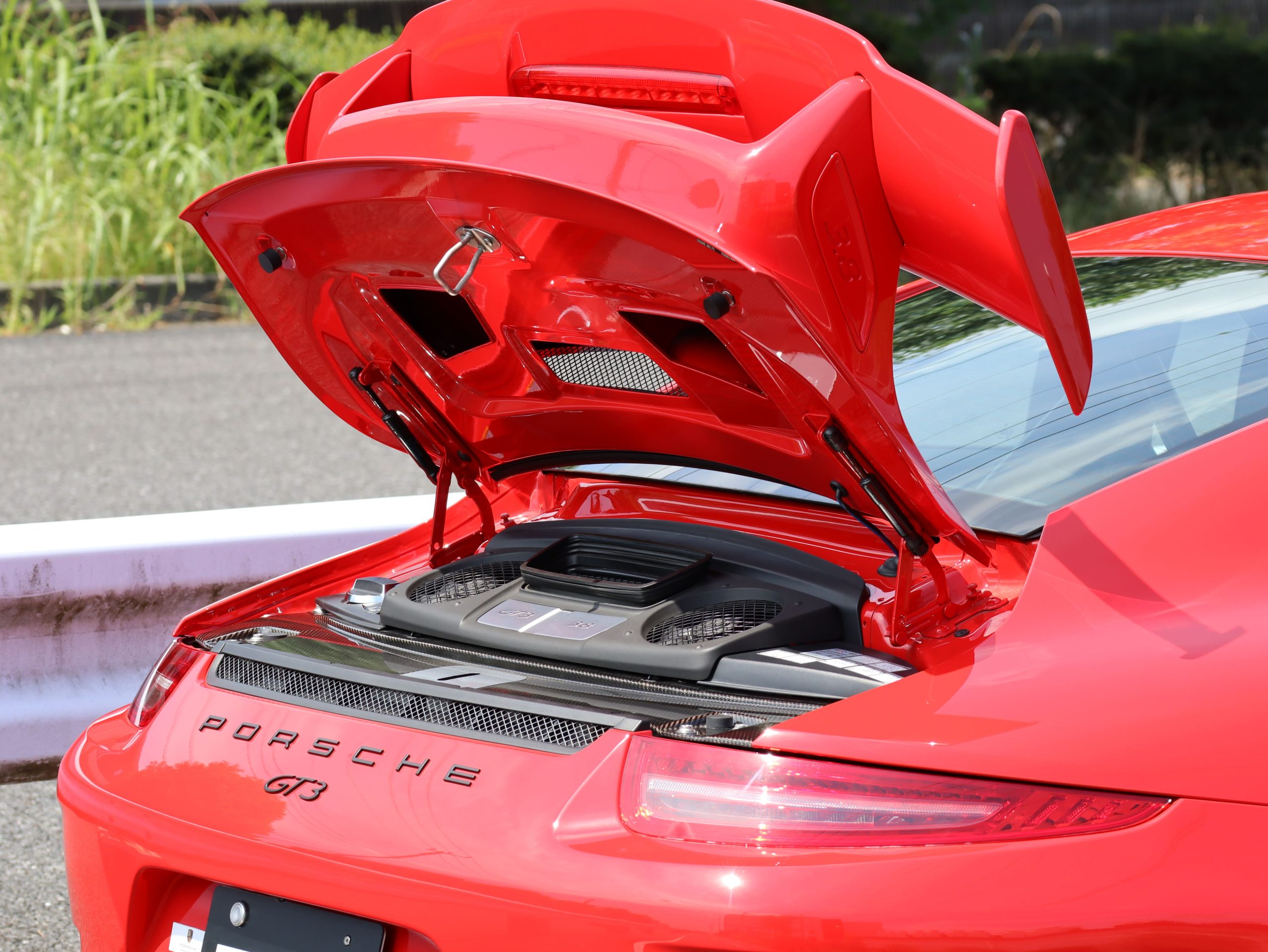 ポルシェ911GT3（Type991.1）PDK<br>クラブスポーツパッケージ<br>フロントアクスルリストシステム<br>スポーツクロノパッケージ<br>PCCB（セラミックコンポジットブレーキ）<br>スポーツバケットシート