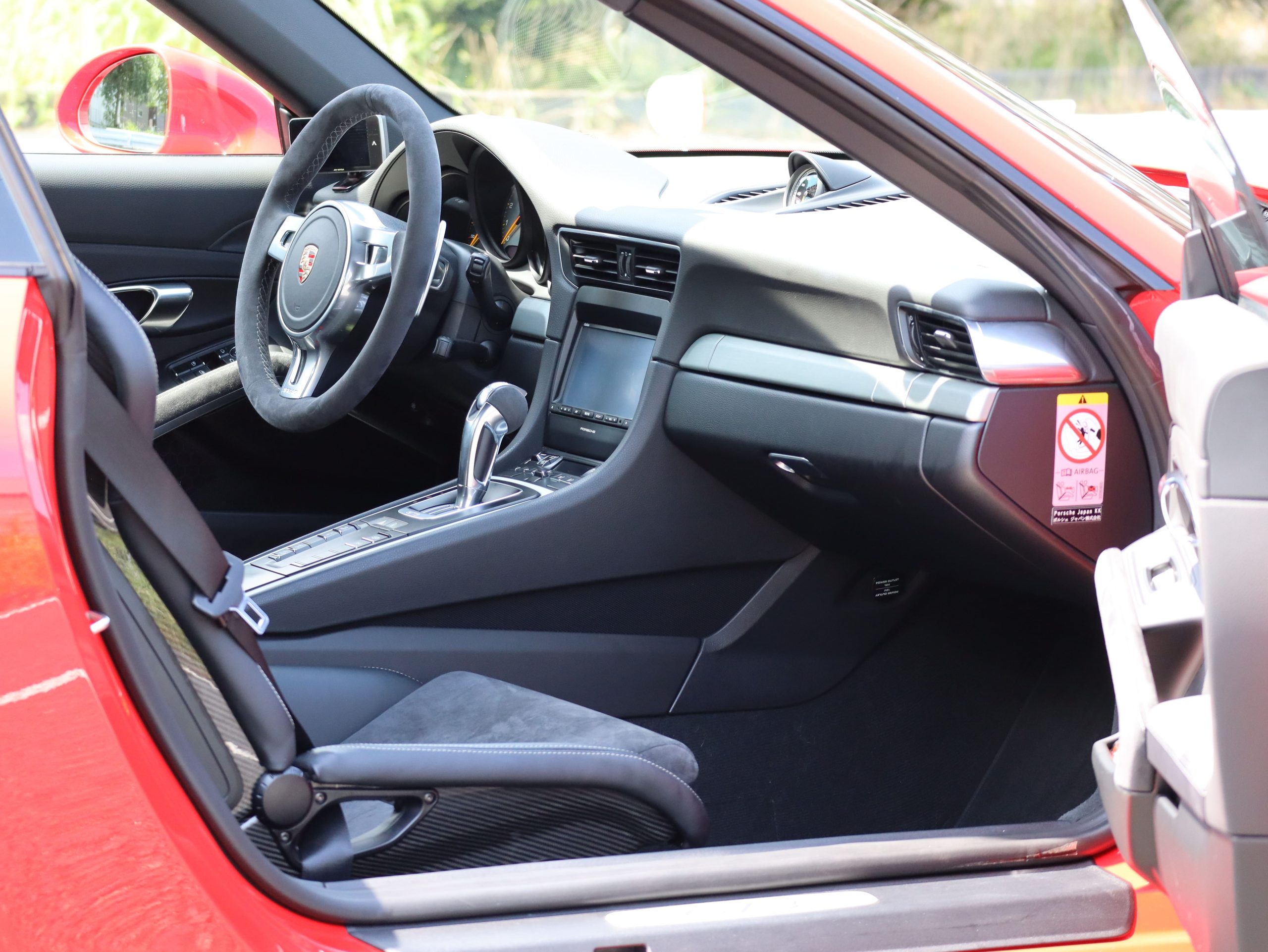 ポルシェ911GT3（Type991.1）PDK<br>クラブスポーツパッケージ<br>フロントアクスルリストシステム<br>スポーツクロノパッケージ<br>PCCB（セラミックコンポジットブレーキ）<br>スポーツバケットシート