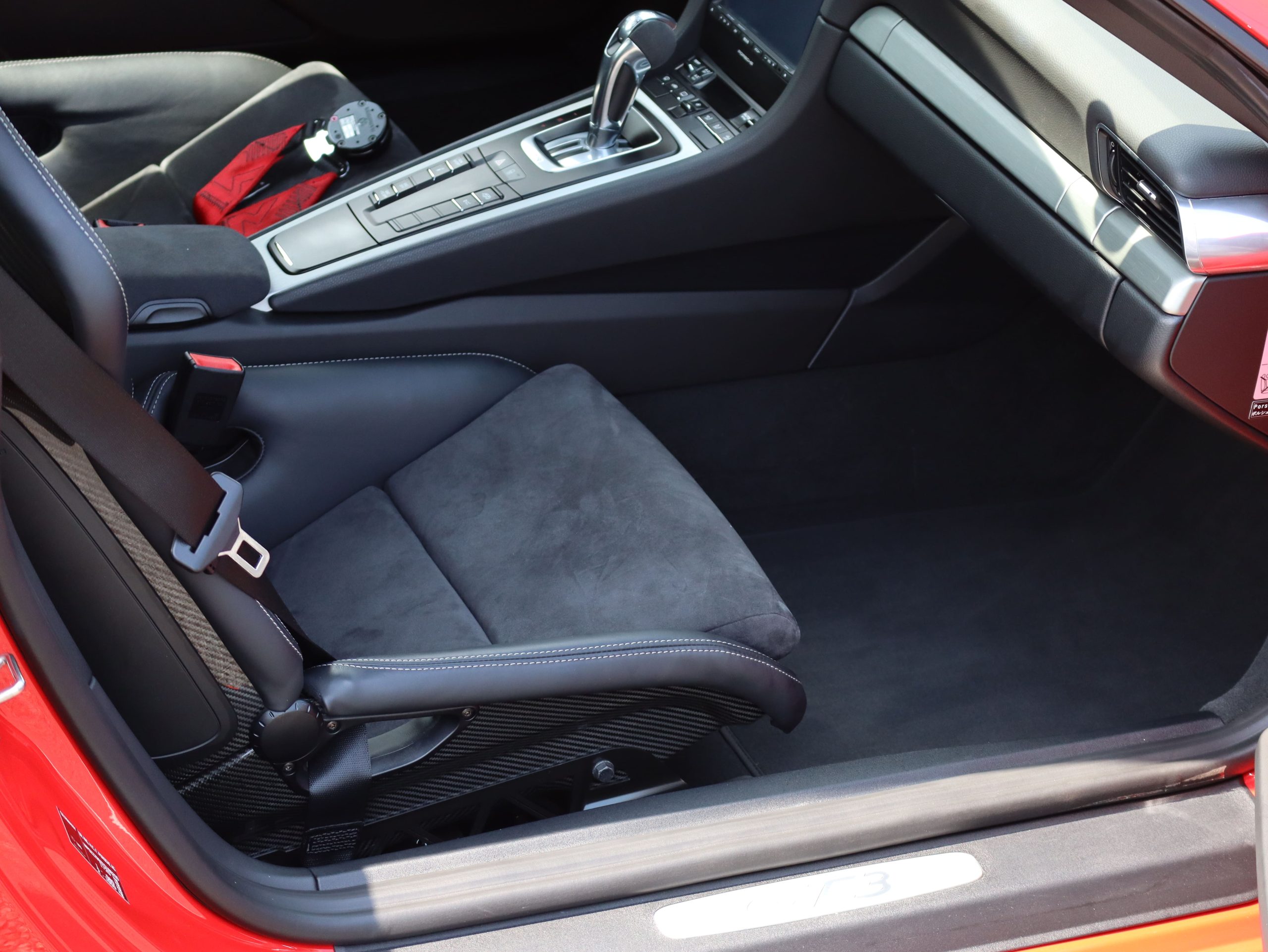 ポルシェ911GT3（Type991.1）PDK<br>クラブスポーツパッケージ<br>フロントアクスルリストシステム<br>スポーツクロノパッケージ<br>PCCB（セラミックコンポジットブレーキ）<br>スポーツバケットシート