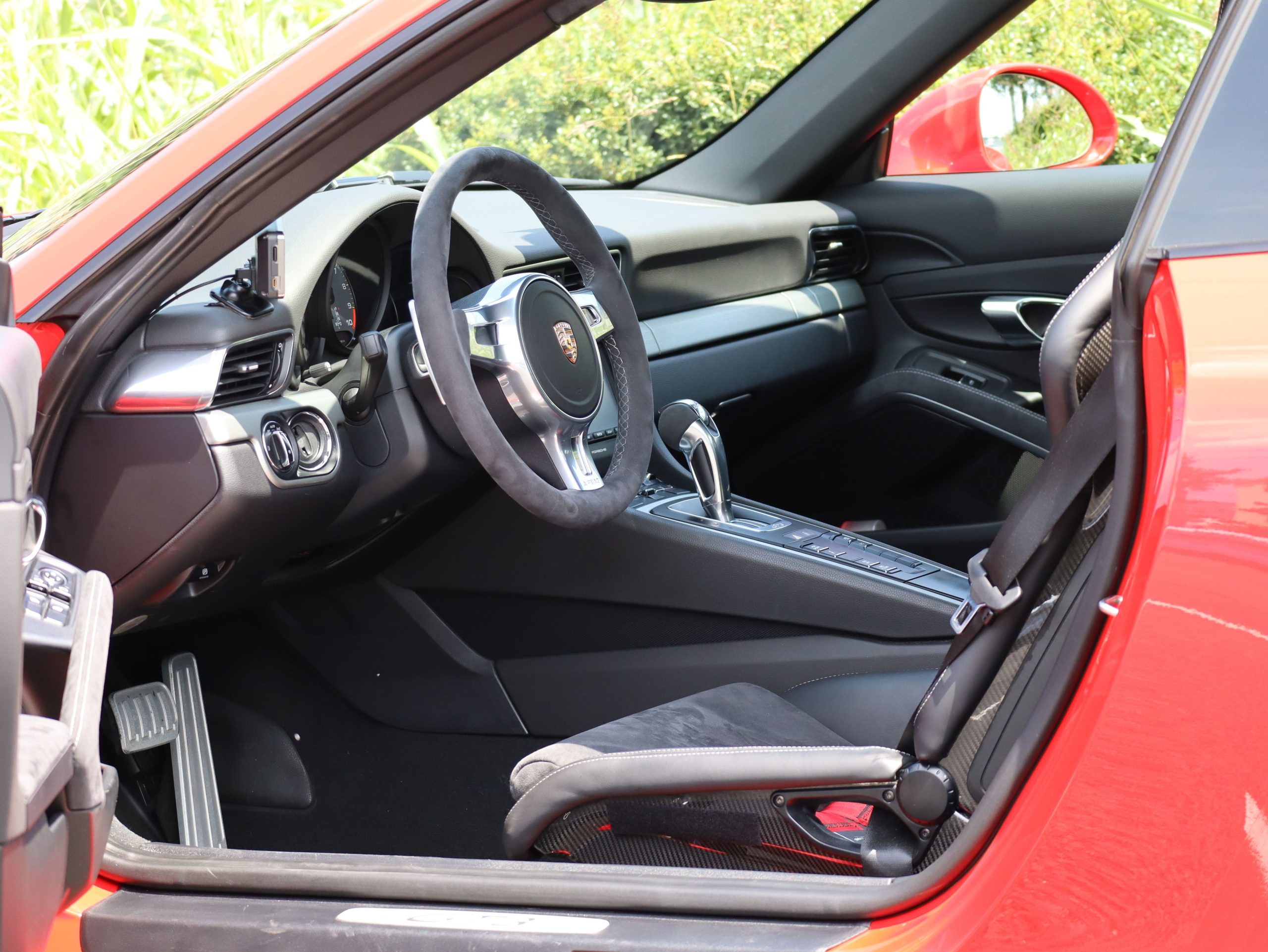 ポルシェ911GT3（Type991.1）PDK<br>クラブスポーツパッケージ<br>フロントアクスルリストシステム<br>スポーツクロノパッケージ<br>PCCB（セラミックコンポジットブレーキ）<br>スポーツバケットシート