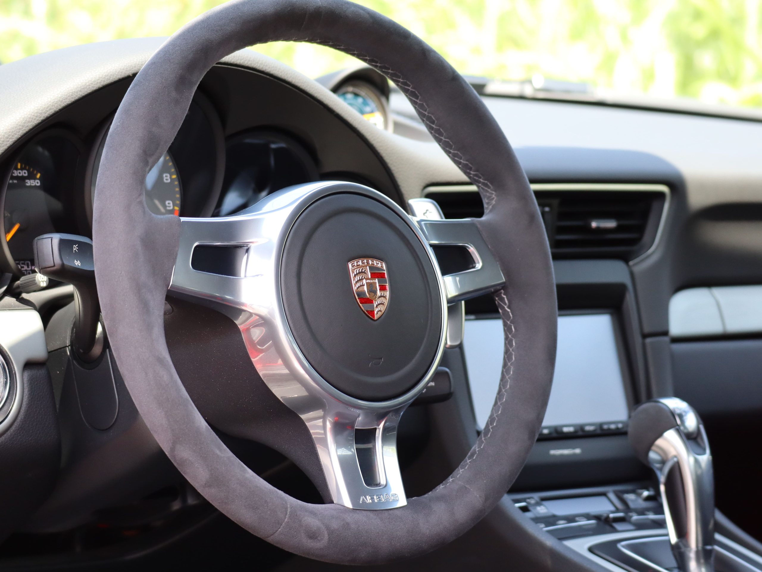 ポルシェ911GT3（Type991.1）PDK<br>クラブスポーツパッケージ<br>フロントアクスルリストシステム<br>スポーツクロノパッケージ<br>PCCB（セラミックコンポジットブレーキ）<br>スポーツバケットシート