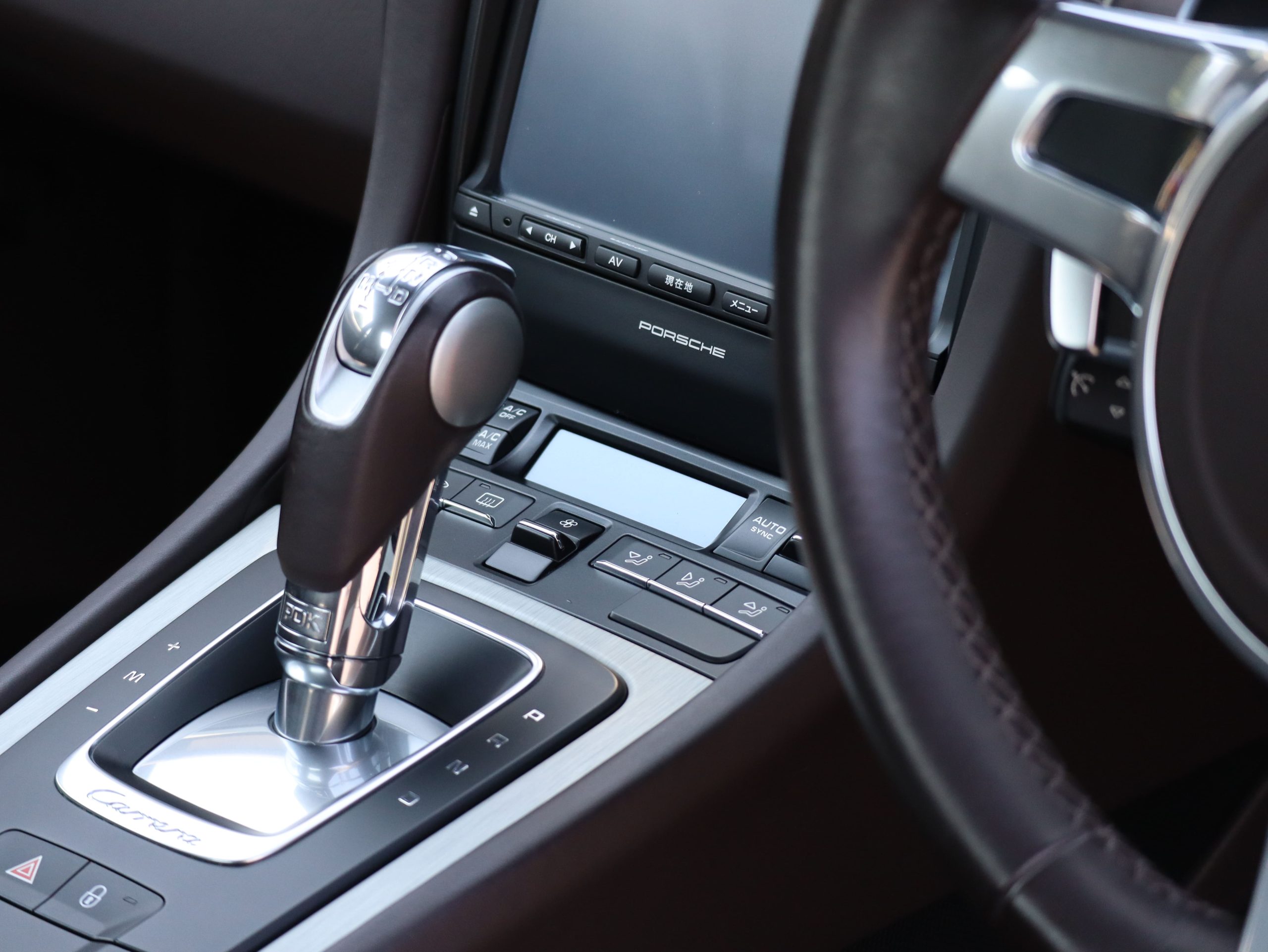 ポルシェ911カレラ4S（Type991.1）PDK<br>スポーツデザインエプロン<br>スポーツエグゾーストシステム<br>スポーツクロノパッケージ<br>ダイナミックシャシーコントロール（PDCC）<br>エスプレッソレザーインテリア