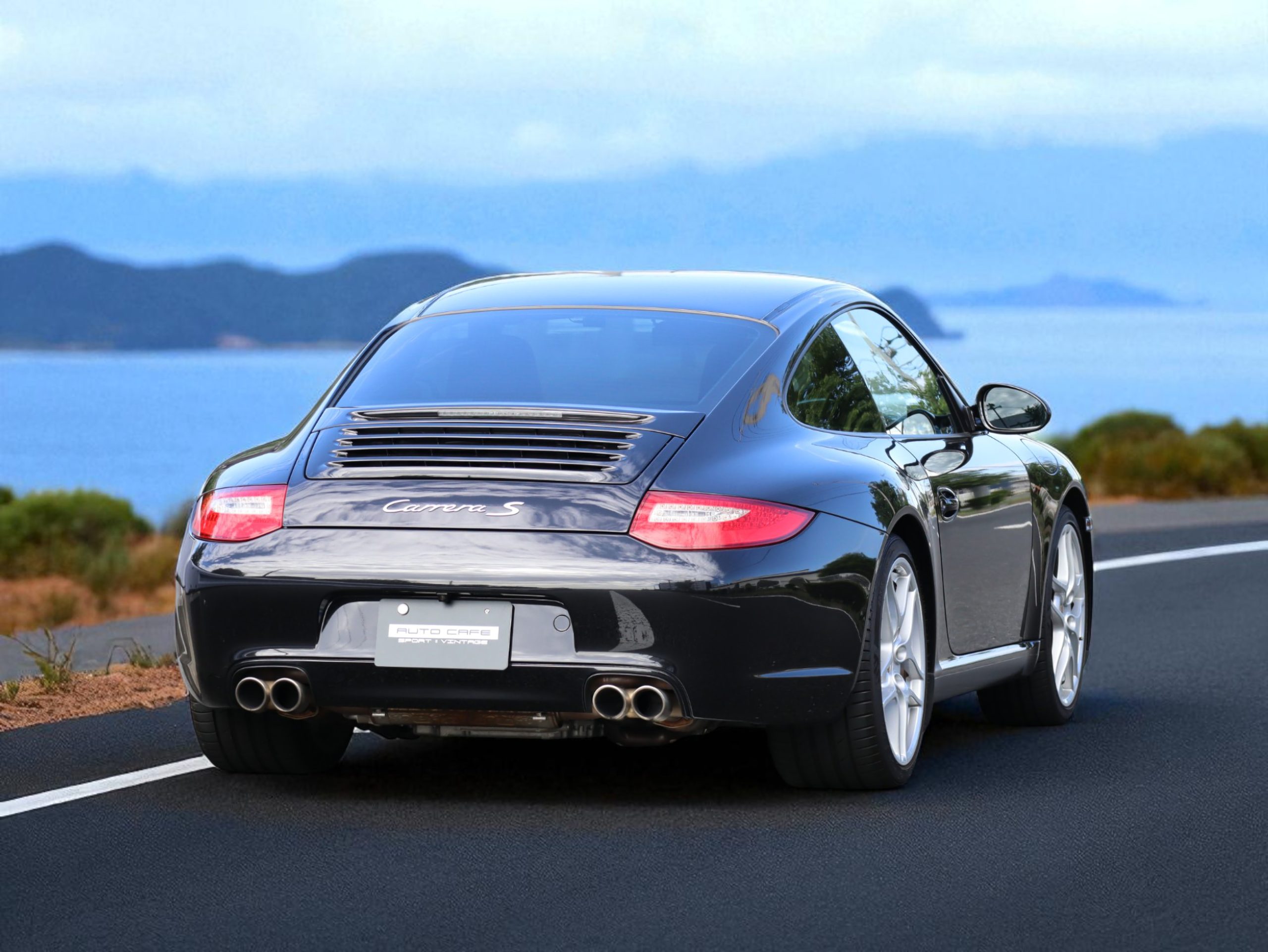 ポルシェ911カレラS(Type997.2）PDK<br>低走行約10,000km！<br>スポーツクロノパッケージ<br>スポーツデザインステアリング<br>シートヒーター<br>前後ドライブレコーダー<br>