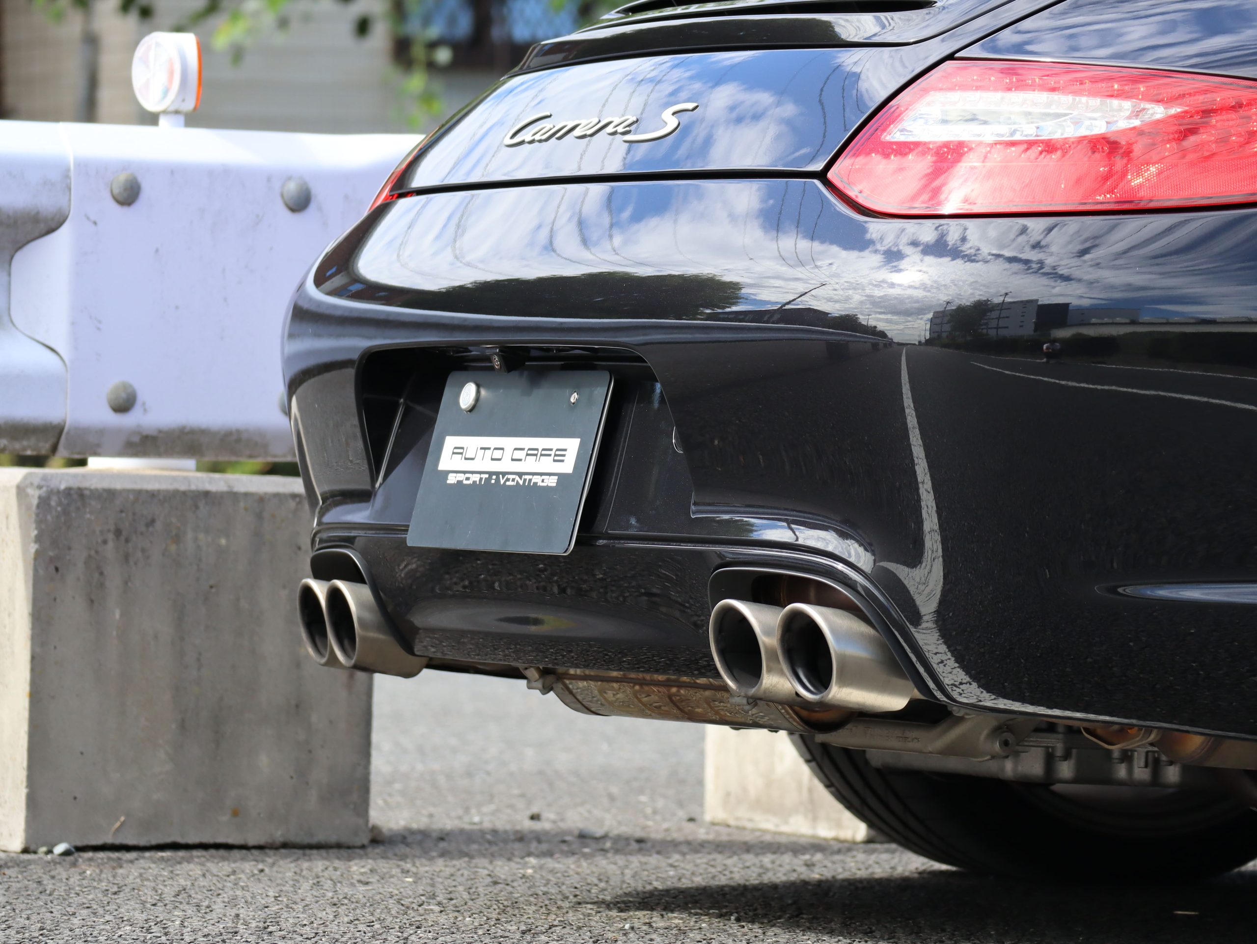 ポルシェ911カレラS(Type997.2）PDK<br>低走行約10,000km！<br>スポーツクロノパッケージ<br>スポーツデザインステアリング<br>シートヒーター<br>前後ドライブレコーダー<br>