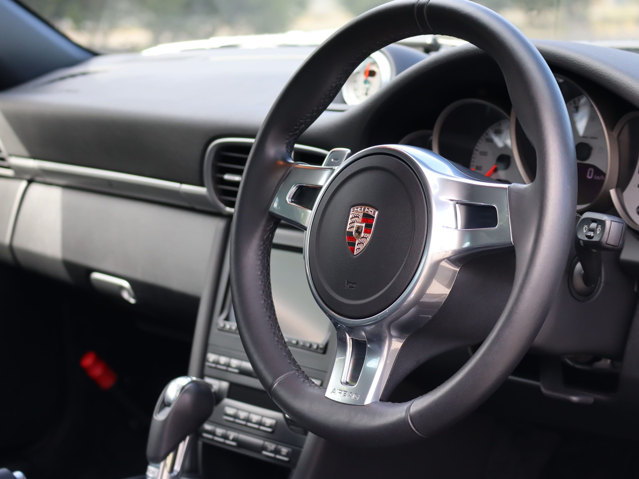 ポルシェ911カレラS(Type997.2）PDK<br>低走行約10,000km！<br>スポーツクロノパッケージ<br>スポーツデザインステアリング<br>シートヒーター<br>前後ドライブレコーダー<br>