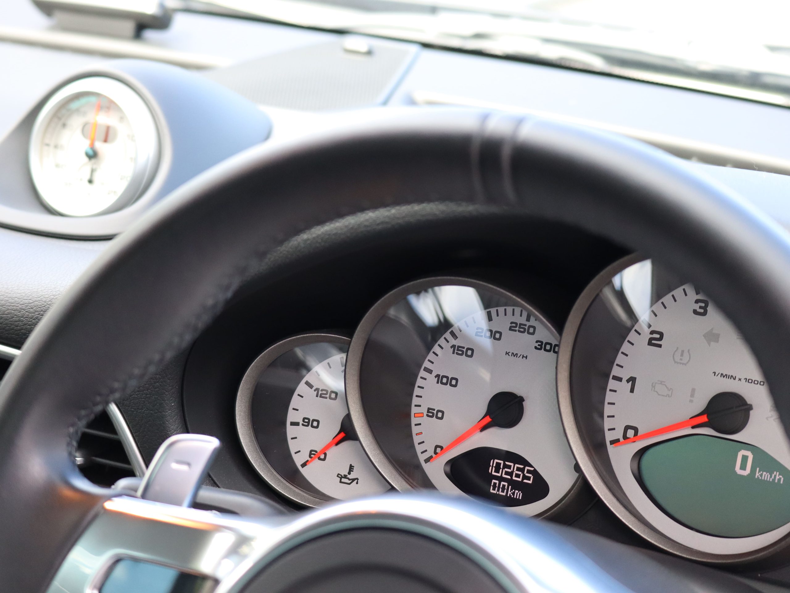 ポルシェ911カレラS(Type997.2）PDK<br>低走行約10,000km！<br>スポーツクロノパッケージ<br>スポーツデザインステアリング<br>シートヒーター<br>前後ドライブレコーダー<br>