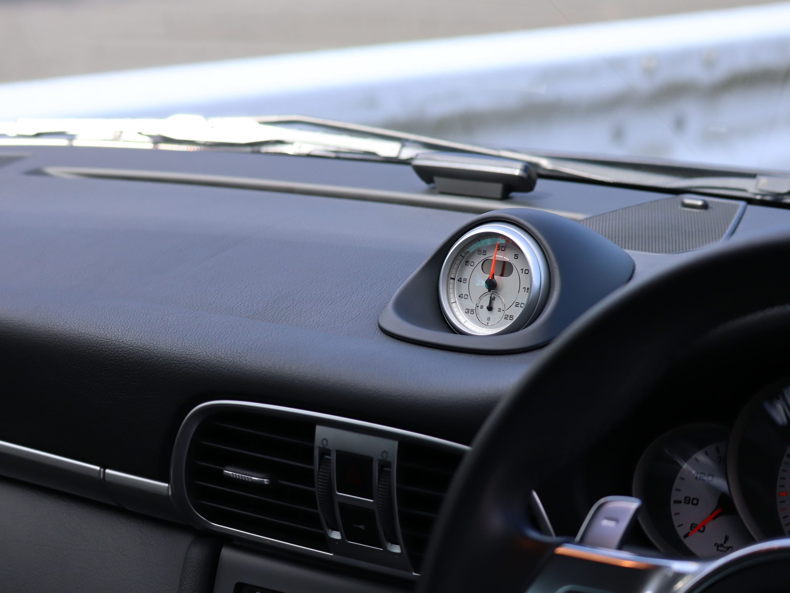 ポルシェ911カレラS(Type997.2）PDK<br>低走行約10,000km！<br>スポーツクロノパッケージ<br>スポーツデザインステアリング<br>シートヒーター<br>前後ドライブレコーダー<br>
