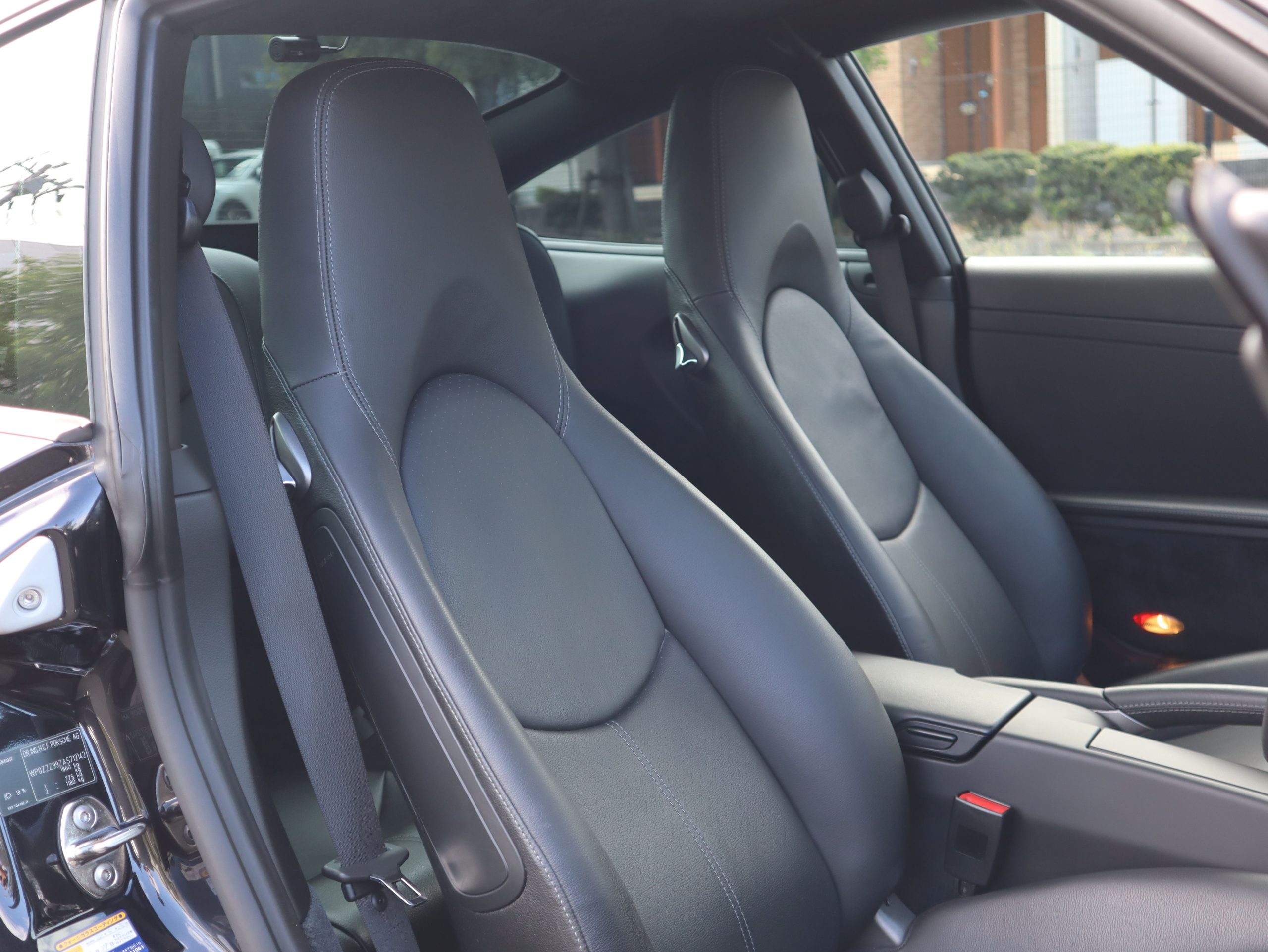 ポルシェ911カレラS(Type997.2）PDK<br>低走行約10,000km！<br>スポーツクロノパッケージ<br>スポーツデザインステアリング<br>シートヒーター<br>前後ドライブレコーダー<br>