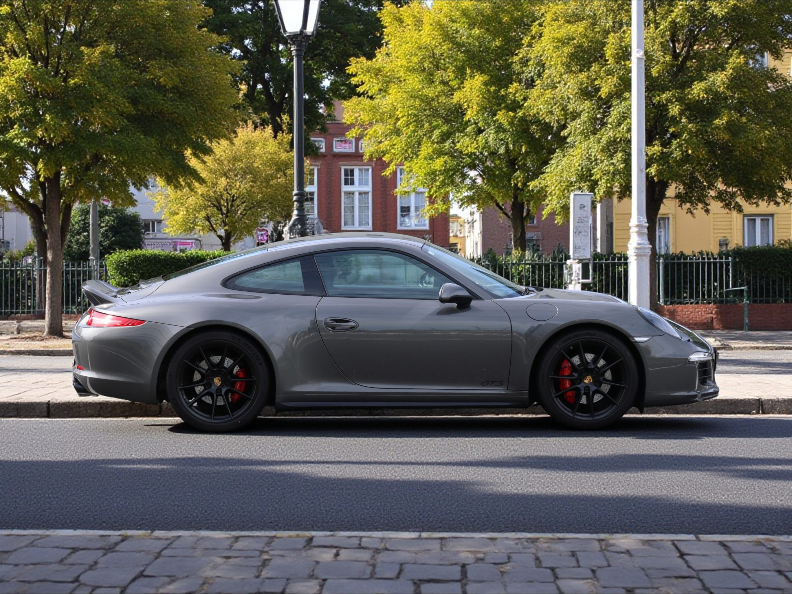 ポルシェ911カレラ4GTS（Type991.1）PDK<br>GTSインテリアパッケージ<br>拡張スポーツデザインパッケージ<br>スポーツエグゾーストシステム<br>ブラックインナーPDLSヘッドライト<br>5H仕様カレラSホイール