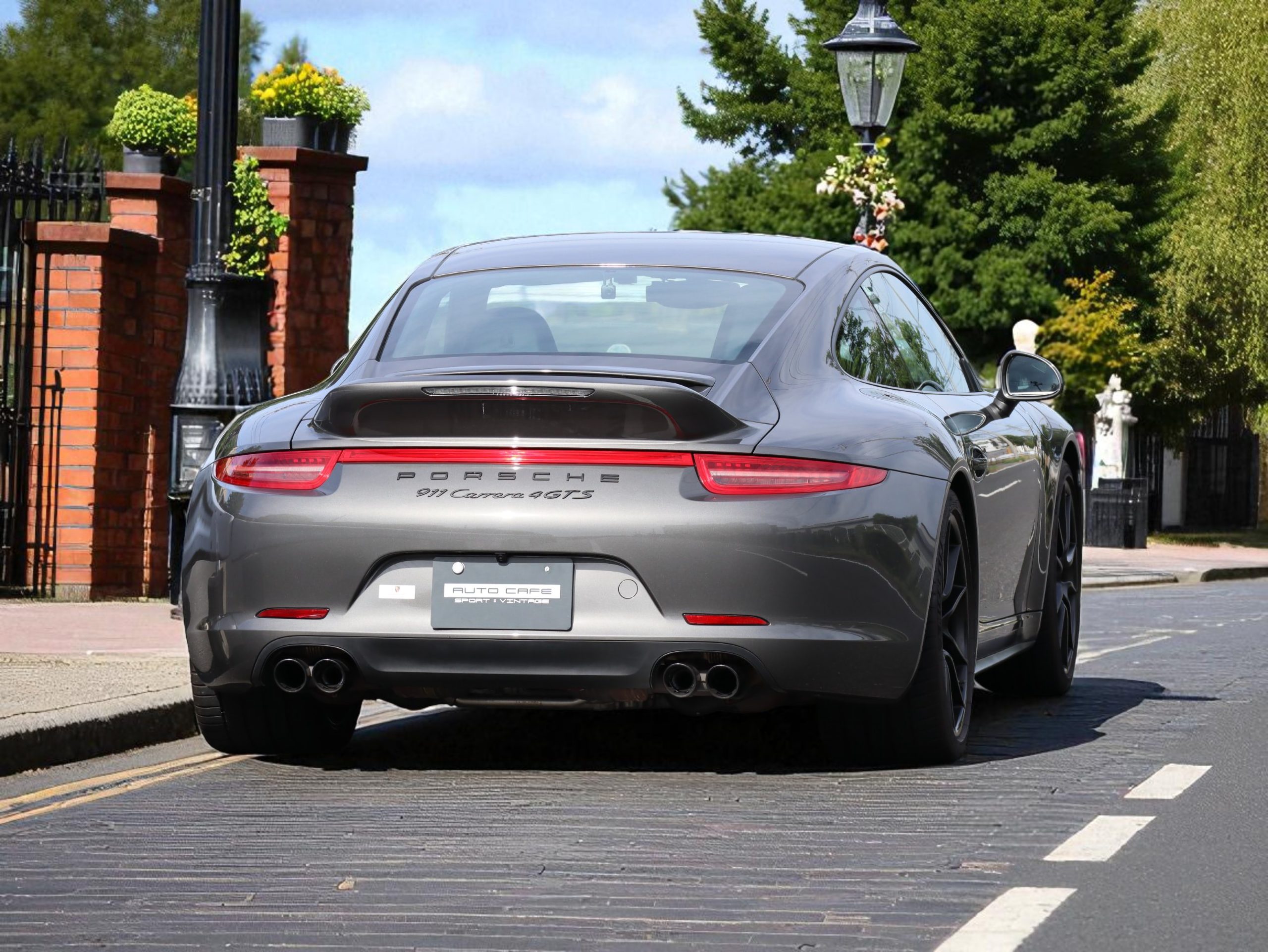 ポルシェ911カレラ4GTS（Type991.1）PDK<br>GTSインテリアパッケージ<br>拡張スポーツデザインパッケージ<br>スポーツエグゾーストシステム<br>ブラックインナーPDLSヘッドライト<br>5H仕様カレラSホイール