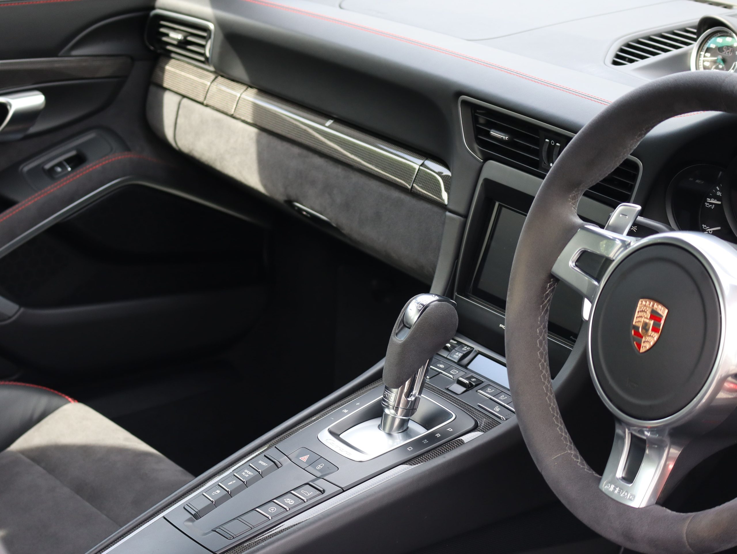 ポルシェ911カレラ4GTS（Type991.1）PDK<br>GTSインテリアパッケージ<br>拡張スポーツデザインパッケージ<br>スポーツエグゾーストシステム<br>ブラックインナーPDLSヘッドライト<br>5H仕様カレラSホイール