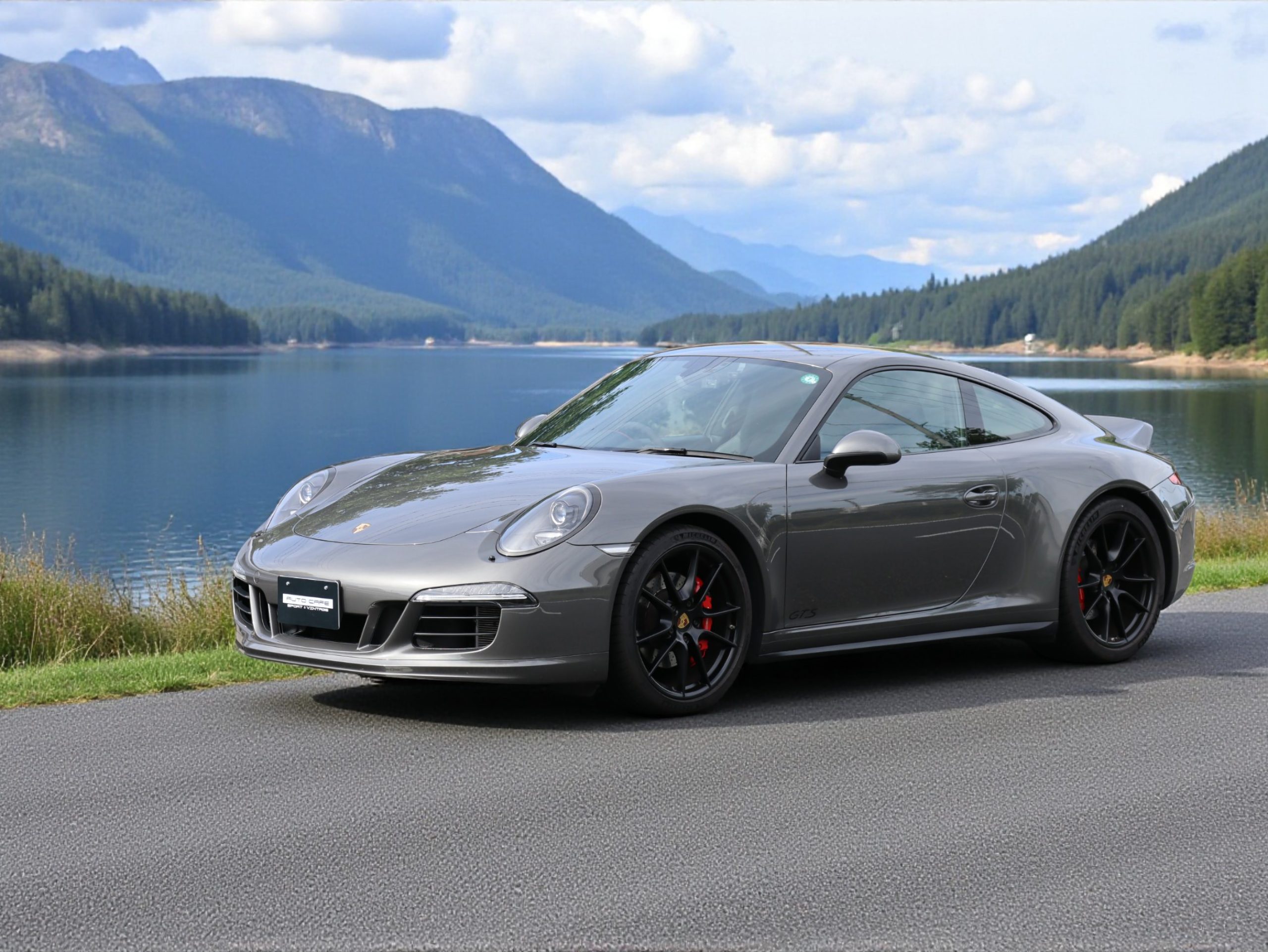 ポルシェ911カレラ4GTS（Type991.1）PDK<br>GTSインテリアパッケージ<br>拡張スポーツデザインパッケージ<br>スポーツエグゾーストシステム<br>ブラックインナーPDLSヘッドライト<br>5H仕様カレラSホイール