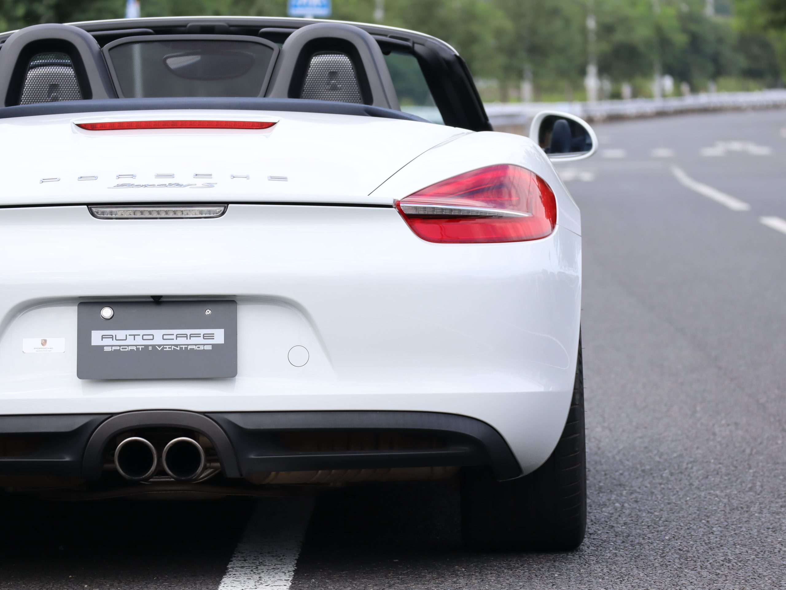 ★ポルシェボクスターS（Type981）6MT<br>ブルーレザーインテリア<br>ブルーソフトトップ幌<br>PDLS含むヘッドライト<br>スポーツシートプラス<br>20インチカレラクラシックホイール