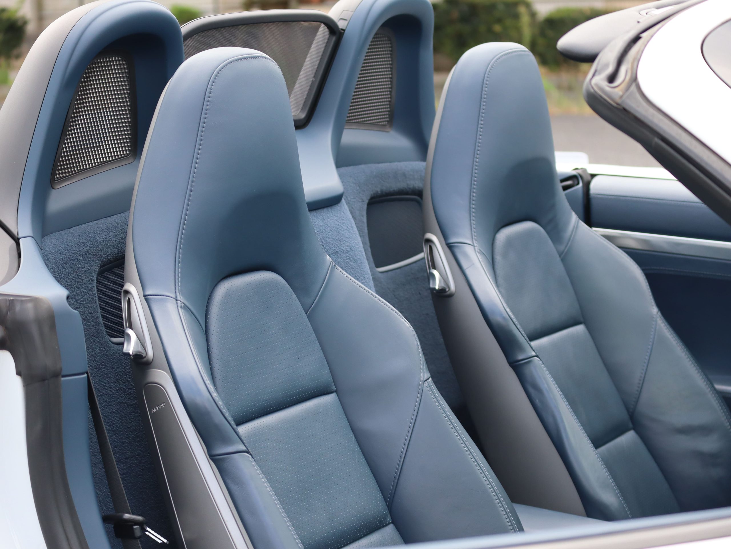 ★ポルシェボクスターS（Type981）6MT<br>ブルーレザーインテリア<br>ブルーソフトトップ幌<br>PDLS含むヘッドライト<br>スポーツシートプラス<br>20インチカレラクラシックホイール