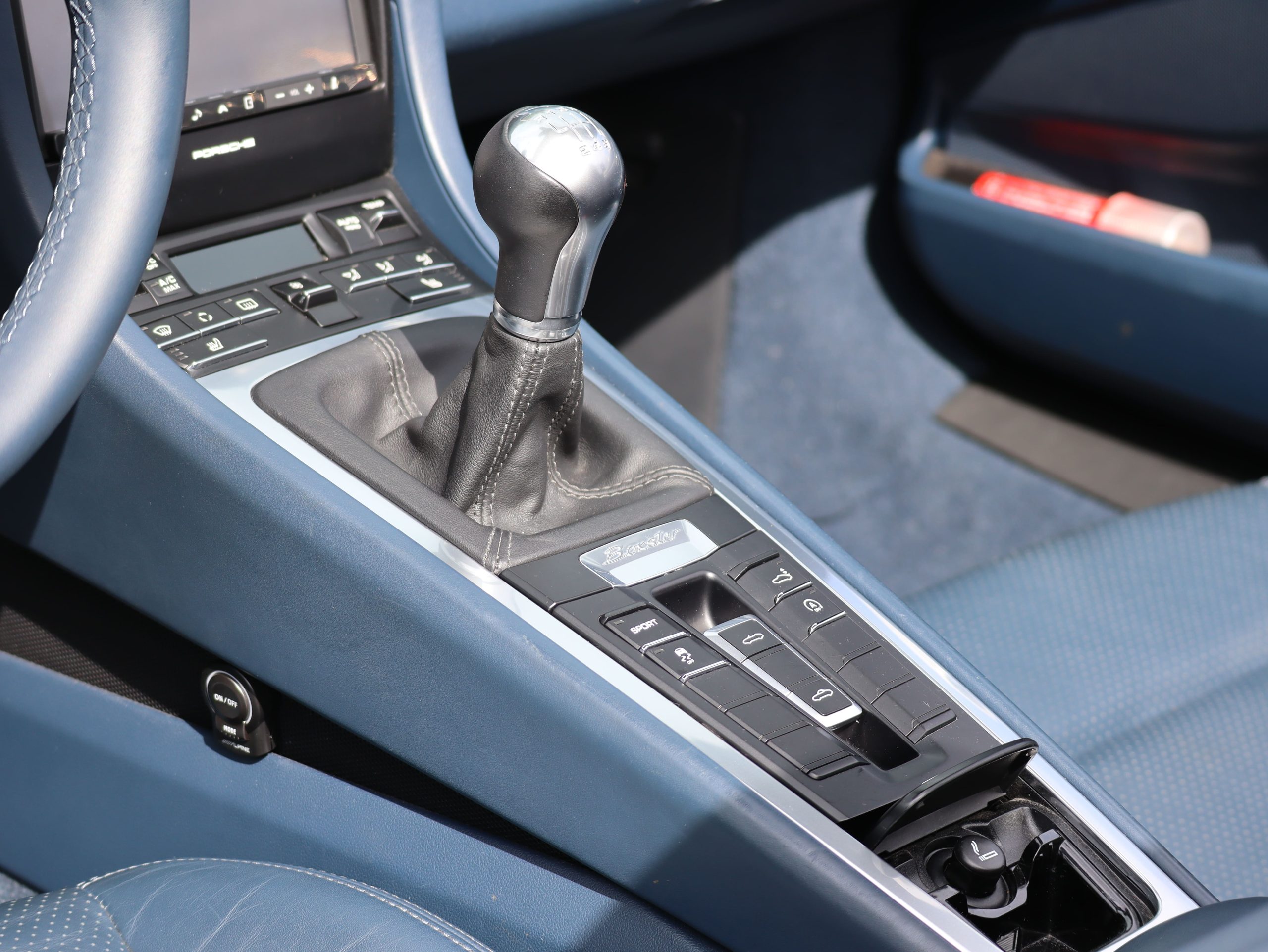 ★ポルシェボクスターS（Type981）6MT<br>ブルーレザーインテリア<br>ブルーソフトトップ幌<br>PDLS含むヘッドライト<br>スポーツシートプラス<br>20インチカレラクラシックホイール