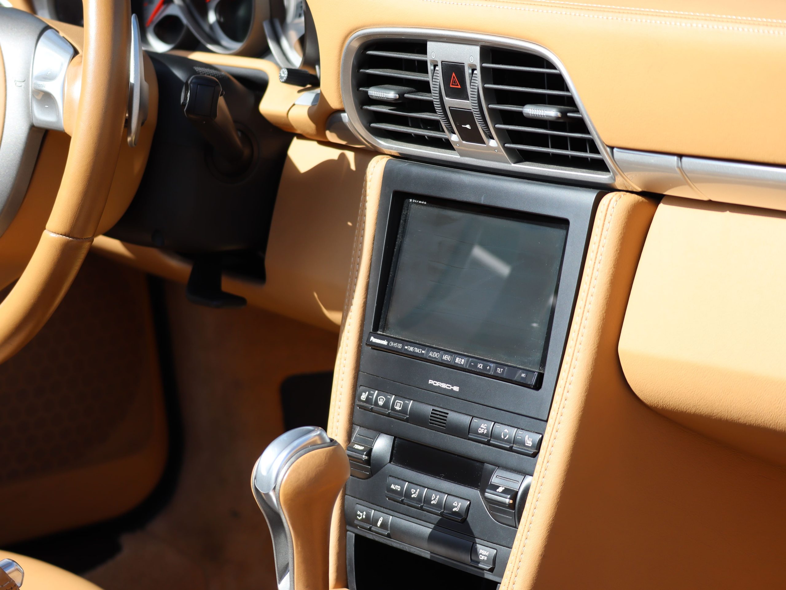 ★ポルシェ911ターボ カブリオレ(Type997.1）ティプトロニックS<br>ソフトルックレザーシート<br>エレクトリックコントロールシート<br>ボディカラー同色仕上げエクステリア<br>イエローブレーキキャリパー<br>バイキセノンヘッドライト