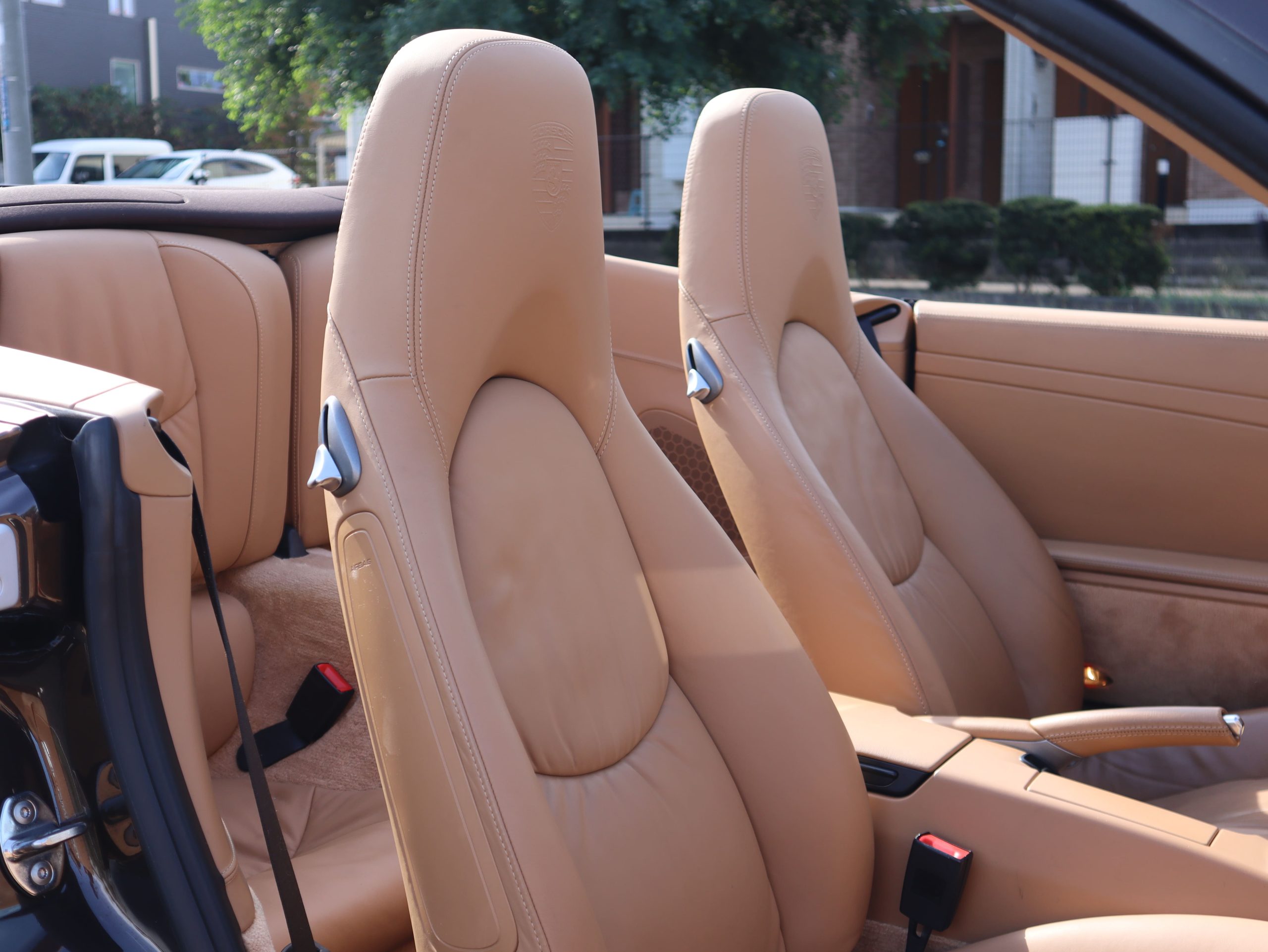 ★ポルシェ911ターボ カブリオレ(Type997.1）ティプトロニックS<br>ソフトルックレザーシート<br>エレクトリックコントロールシート<br>ボディカラー同色仕上げエクステリア<br>イエローブレーキキャリパー<br>バイキセノンヘッドライト