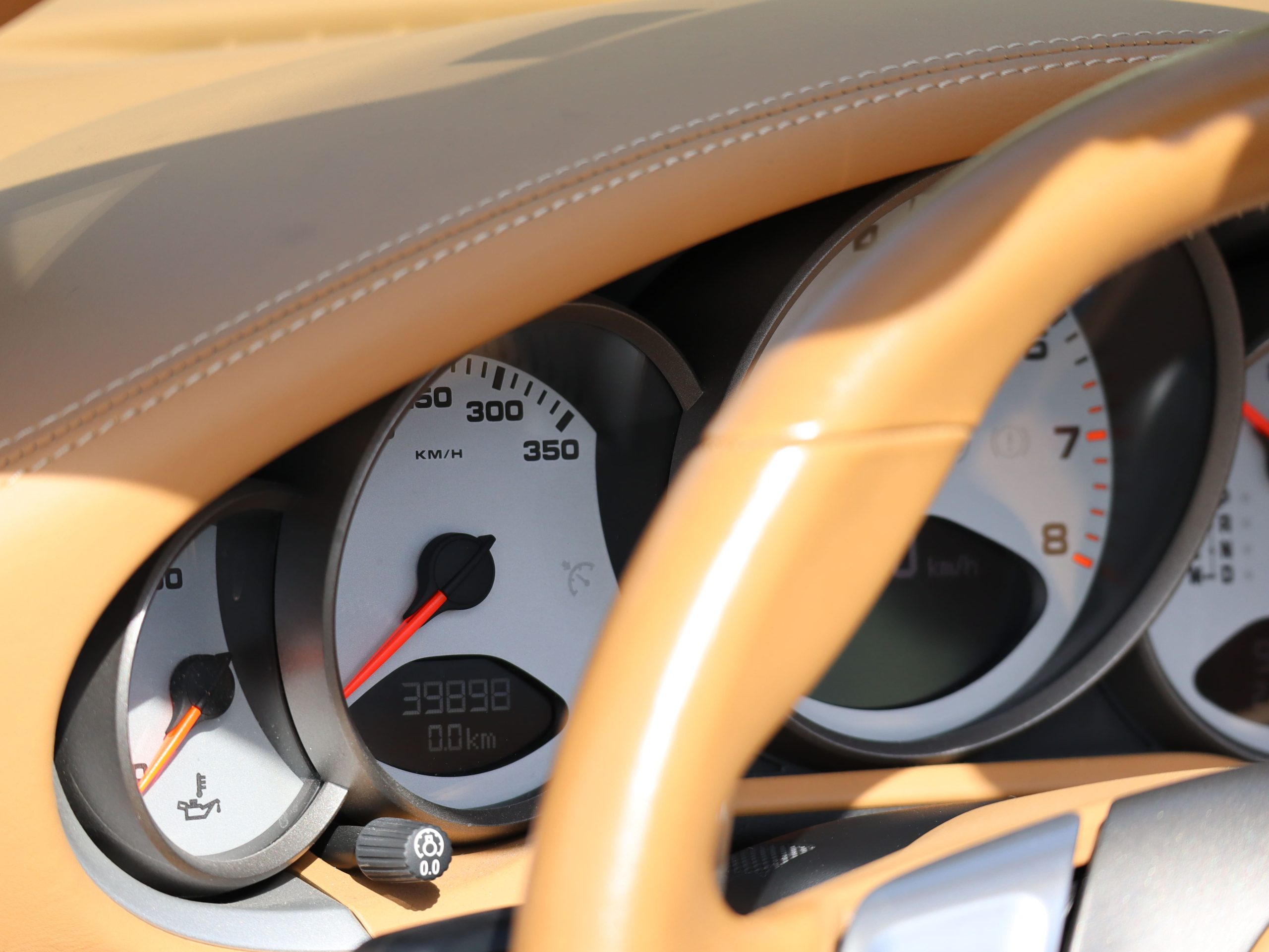★ポルシェ911ターボ カブリオレ(Type997.1）ティプトロニックS<br>ソフトルックレザーシート<br>エレクトリックコントロールシート<br>ボディカラー同色仕上げエクステリア<br>イエローブレーキキャリパー<br>バイキセノンヘッドライト