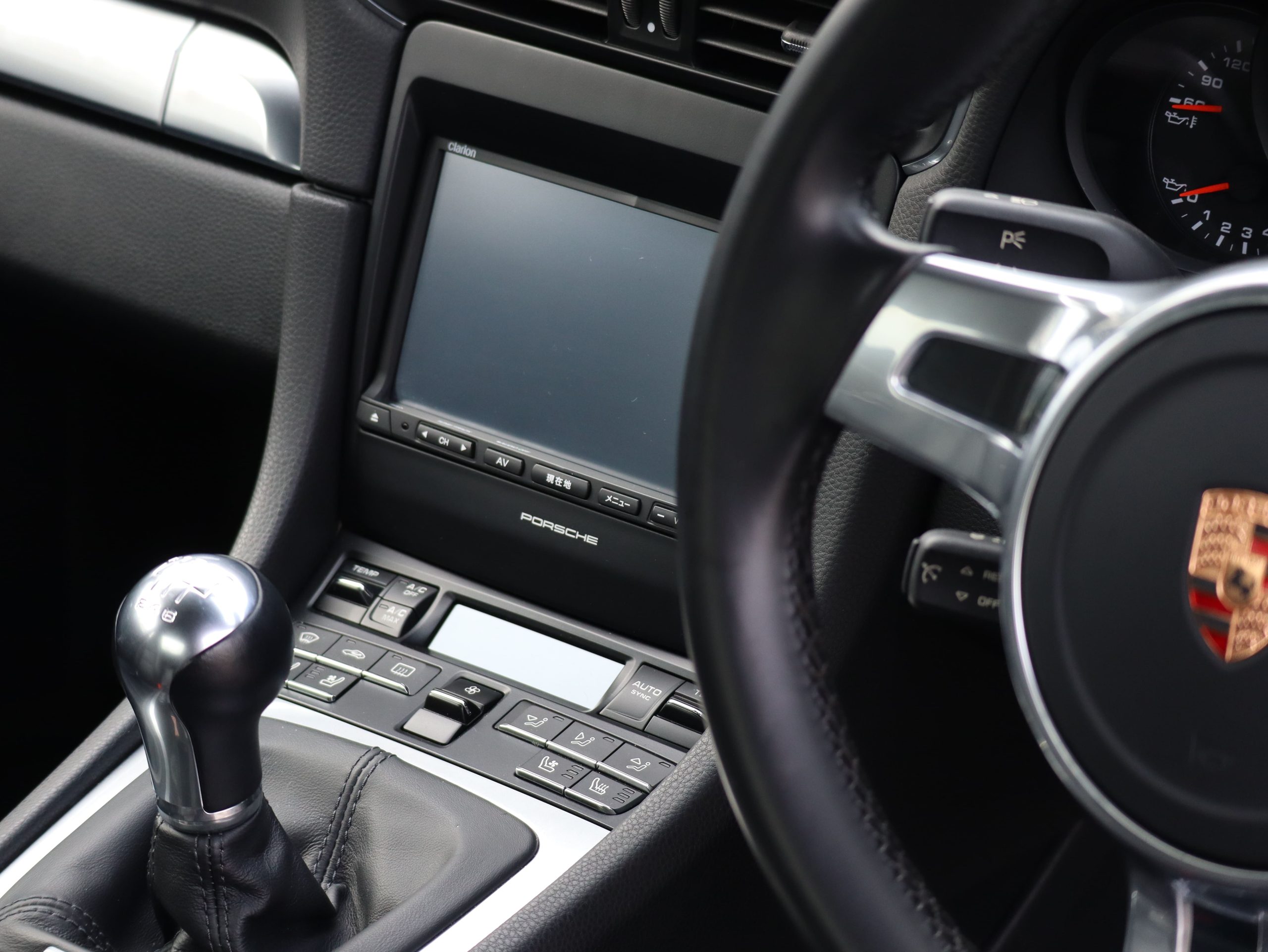 ポルシェ911カレラ（Type991.1）7MT<br>スポーツクロノパッケージ<br>電動サンルーフシステム<br>シートベンチレーション<br>PASMスポーツサスペンション<br>サテンプラチナ塗装20インチ