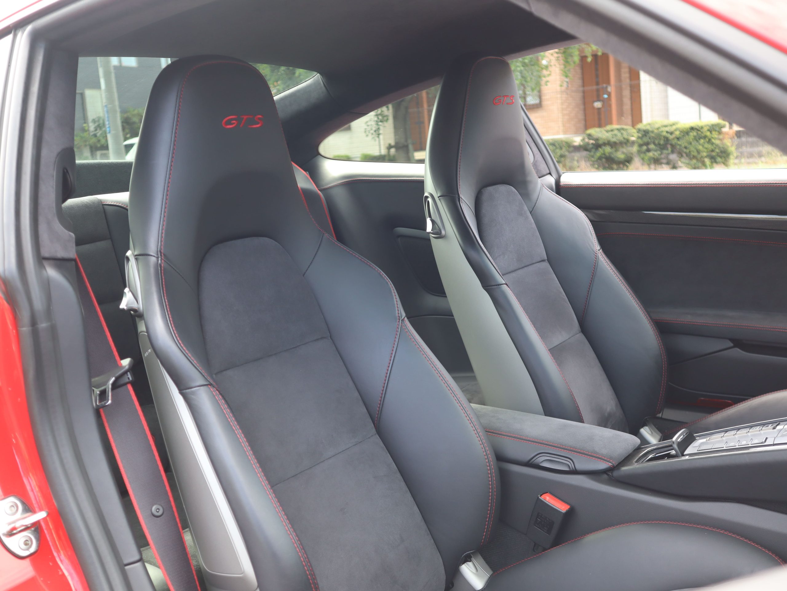 ポルシェ911カレラGTS（Type991.1）PDK<br>GTSインテリアパッケージ<br>PDLS+含むLEDヘッドライト<br>クリアガラスルックテールランプ<br>プロテクションフィルム施工<br>PASMスポーツサスペンション